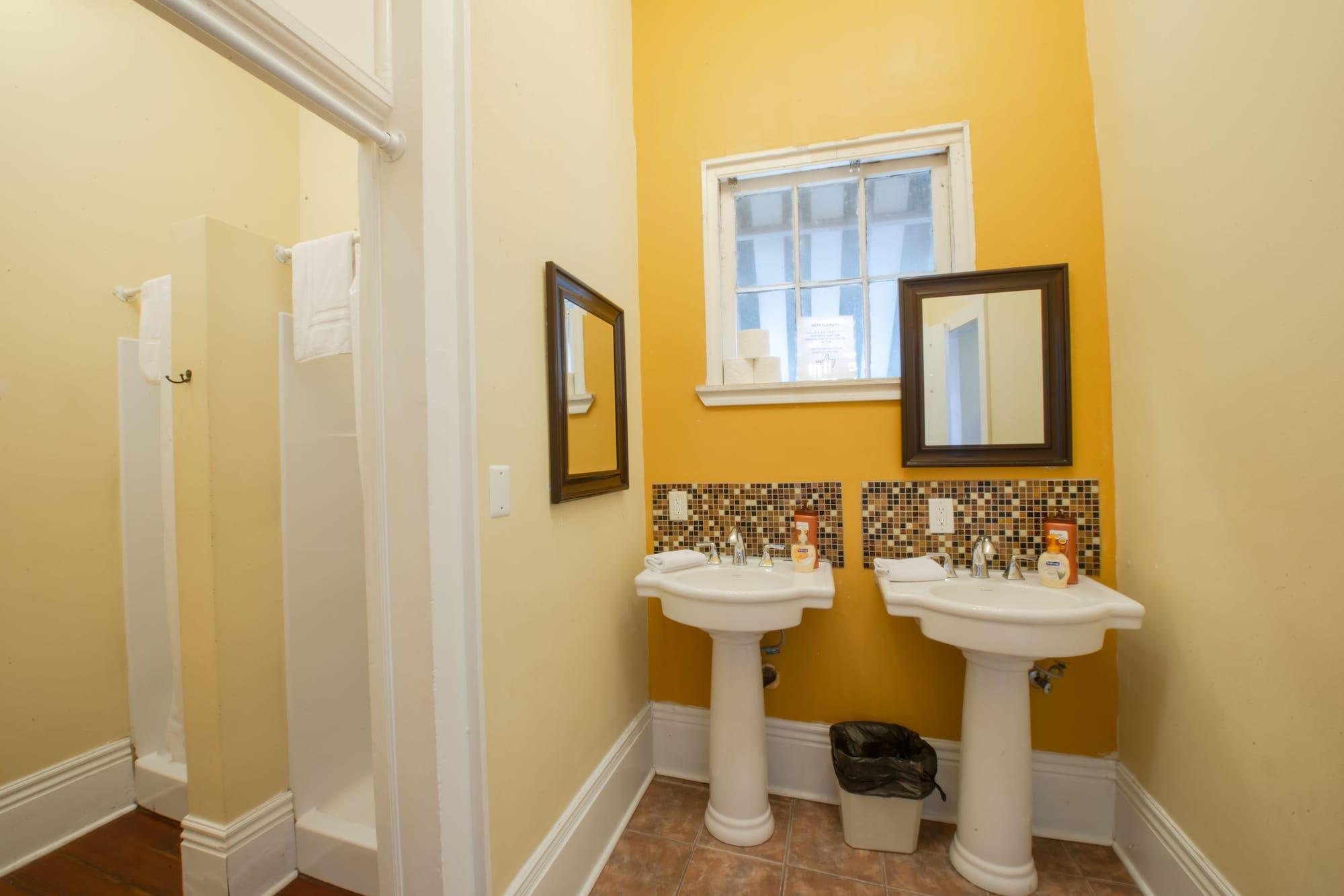 Auberge NOLA Hostel by null