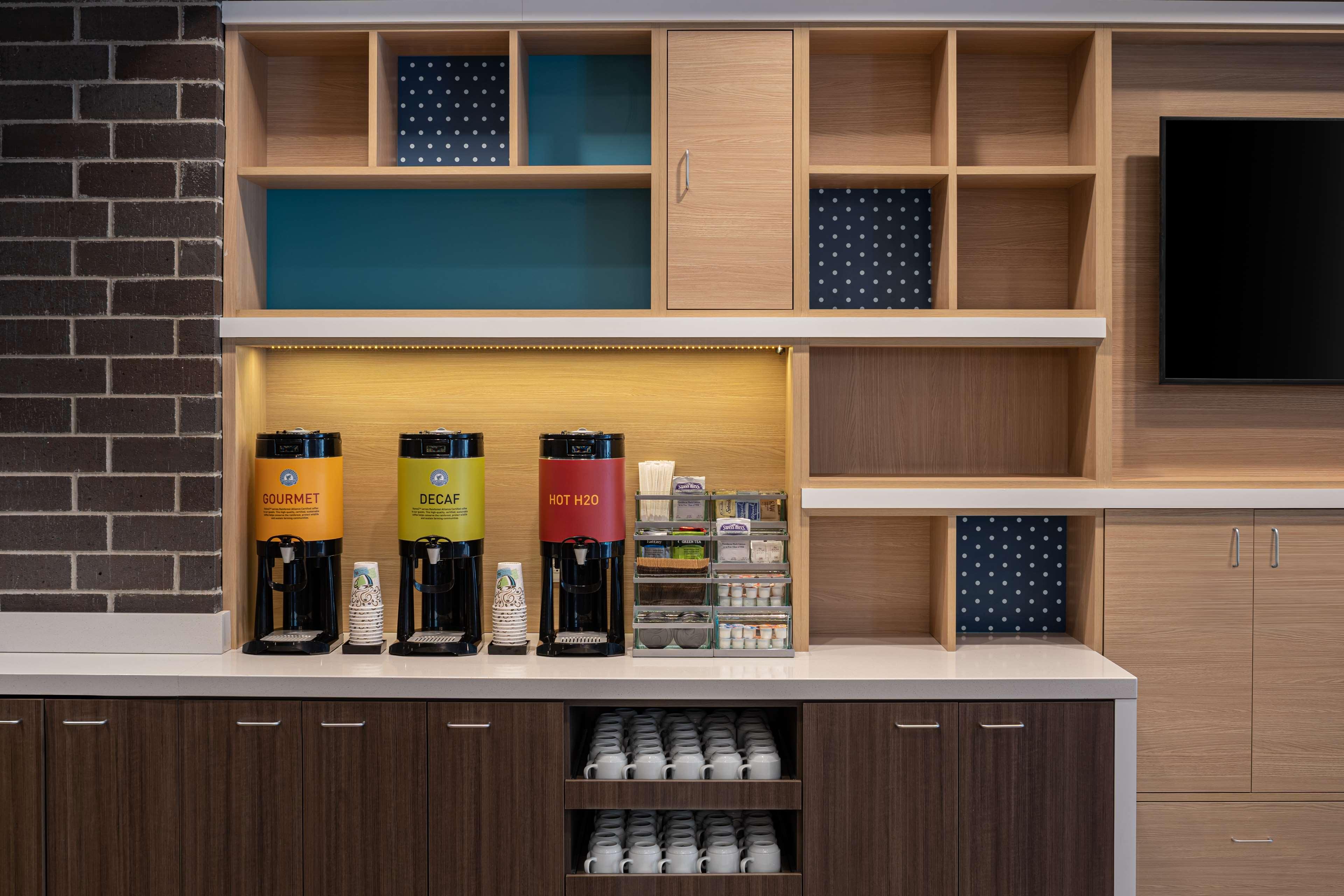 Home2 Suites Des Moines At Drake University