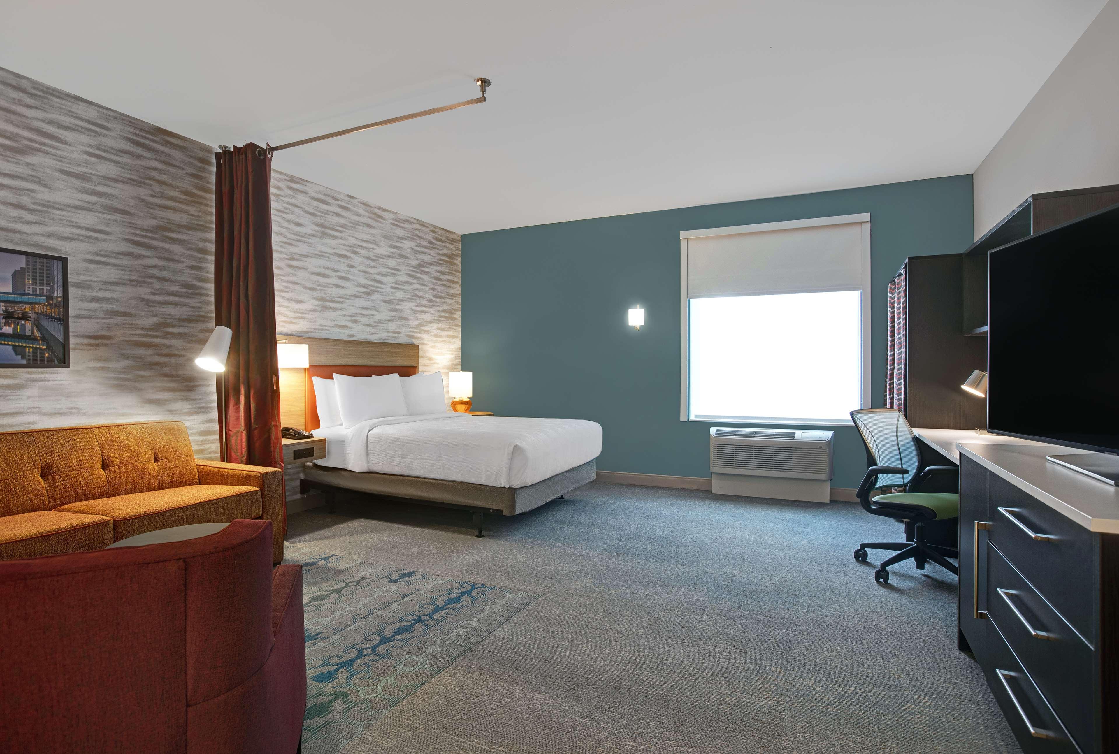 Home2 Suites By Hilton Milwaukee Downtown