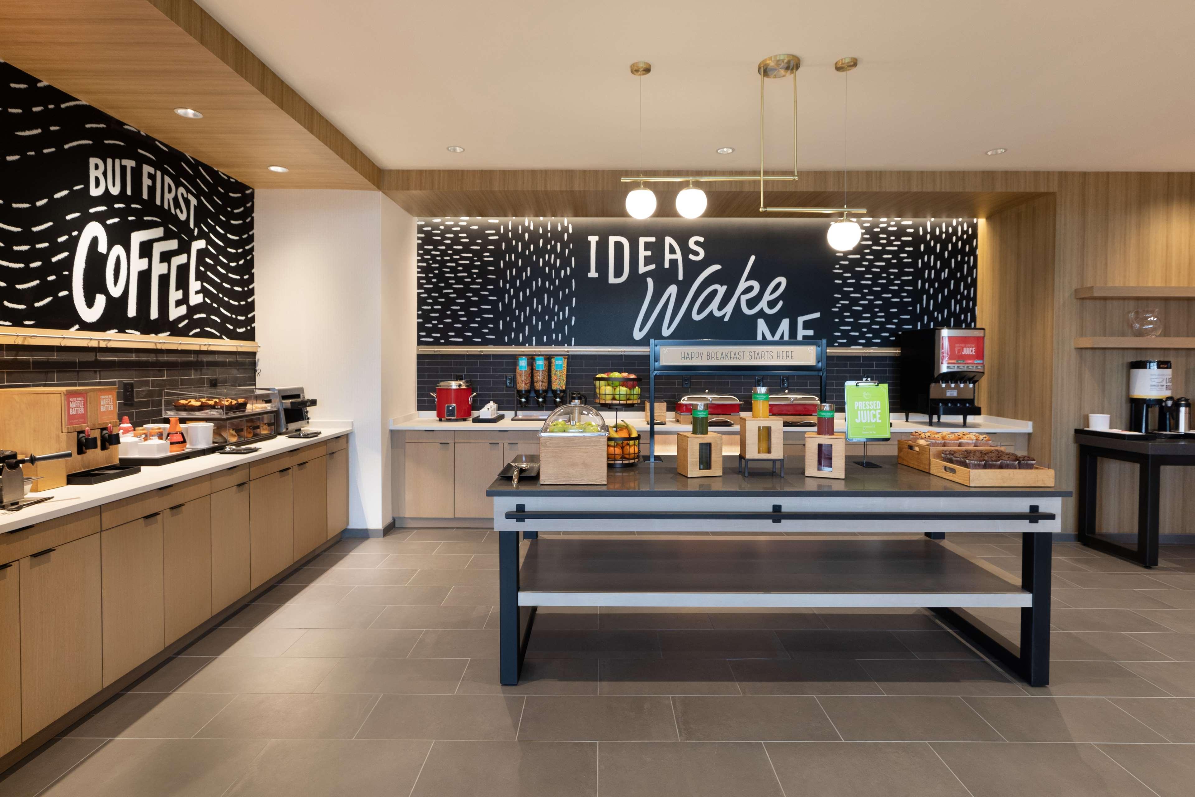 Hampton Inn & Suites Watertown Boston
