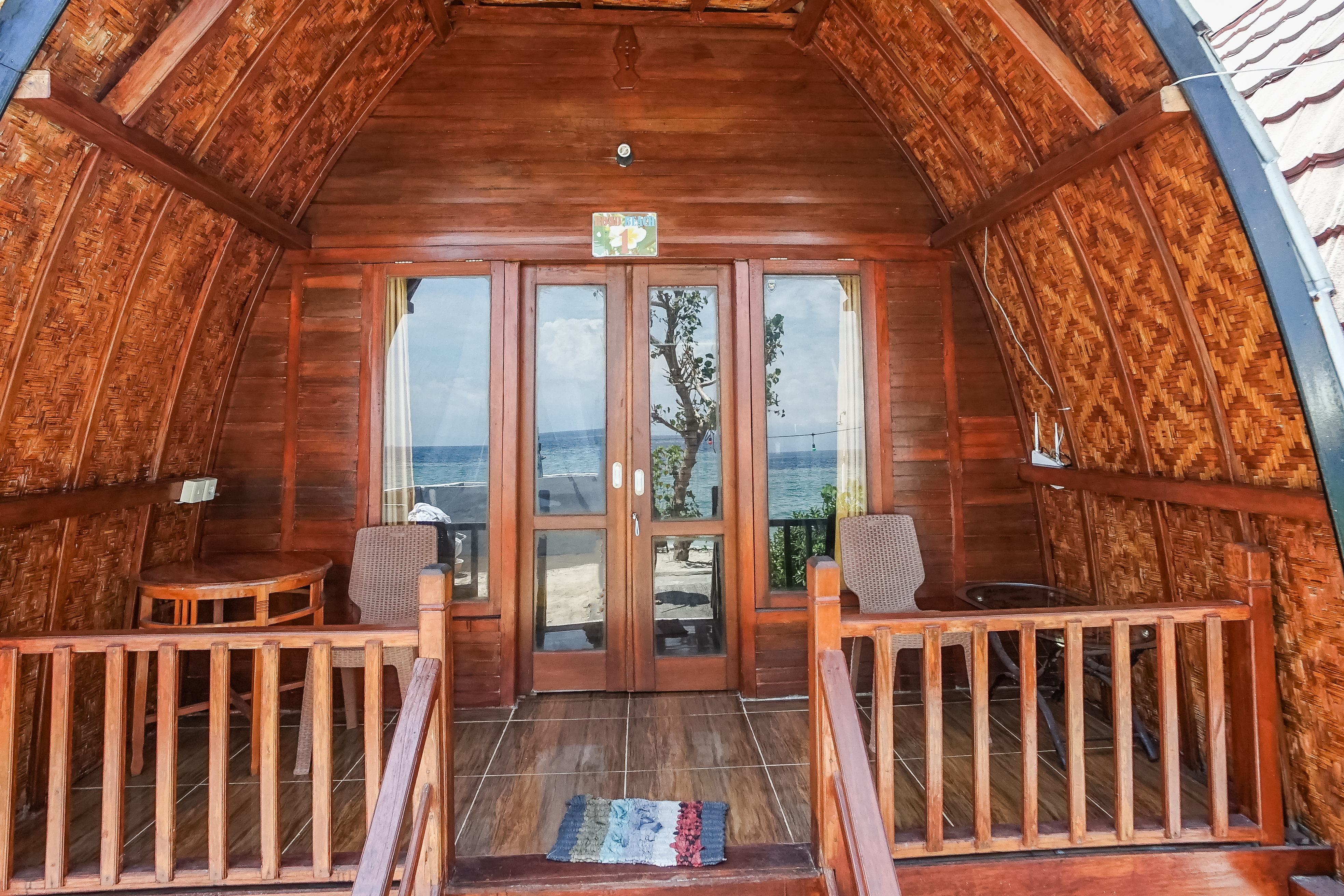 Road Beach Villa by ZUZU