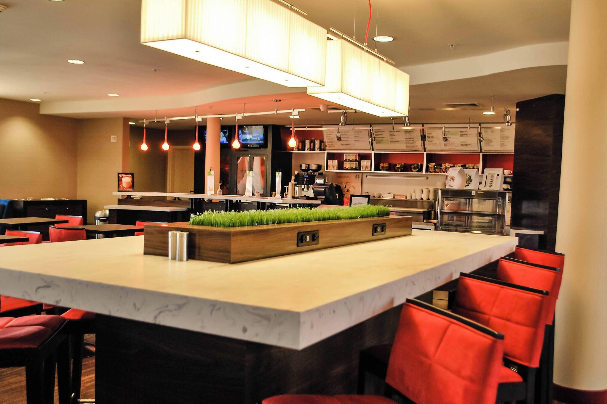 Courtyard By Marriott Salina