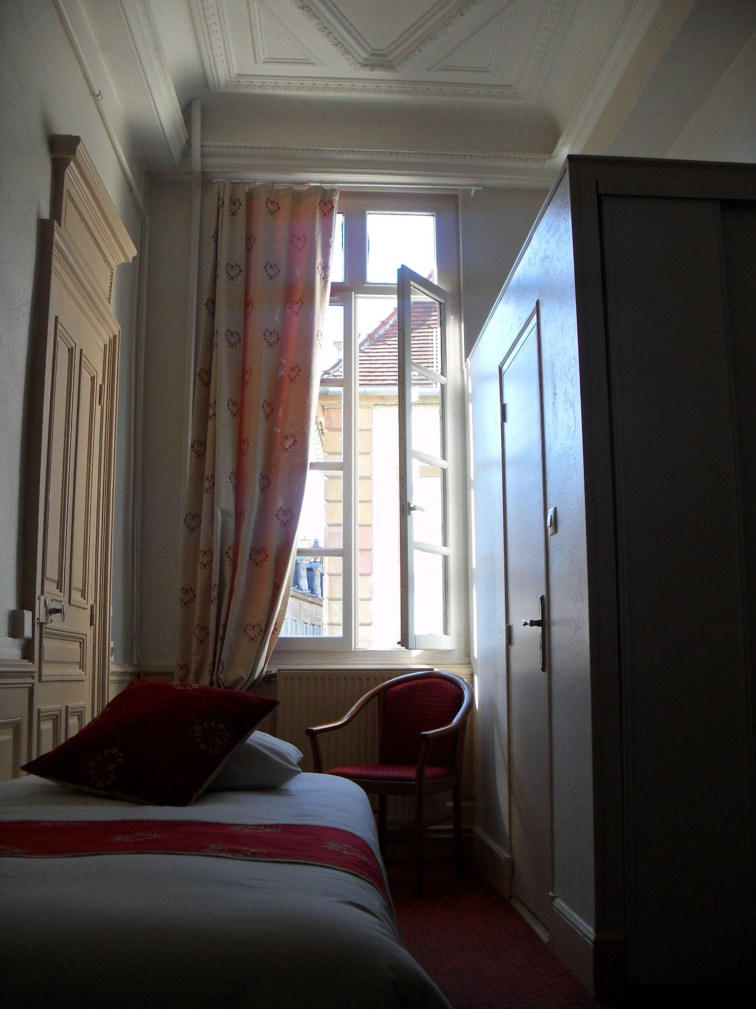 Hôtel du Palais Dijon by null