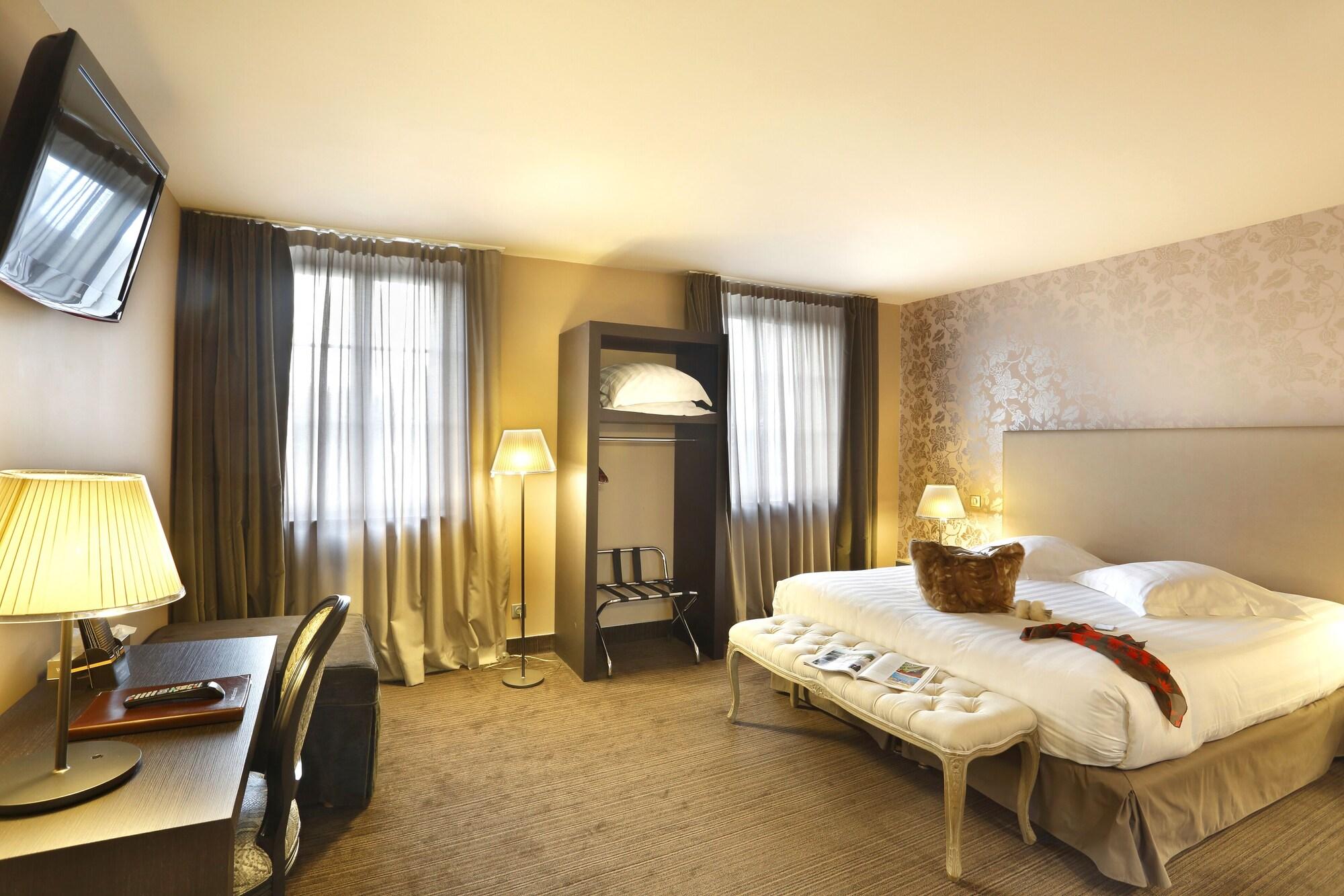 Hôtel de Paris by null