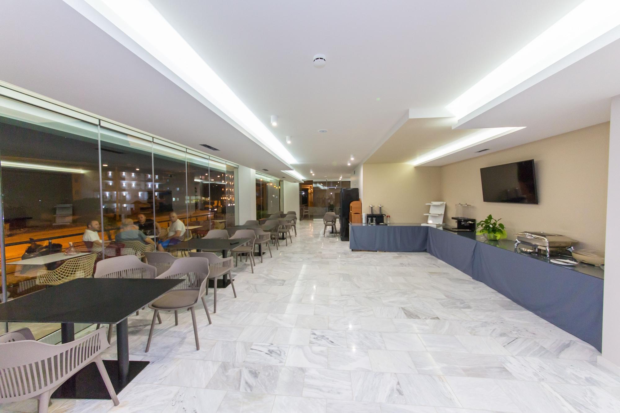 Class Hotel
