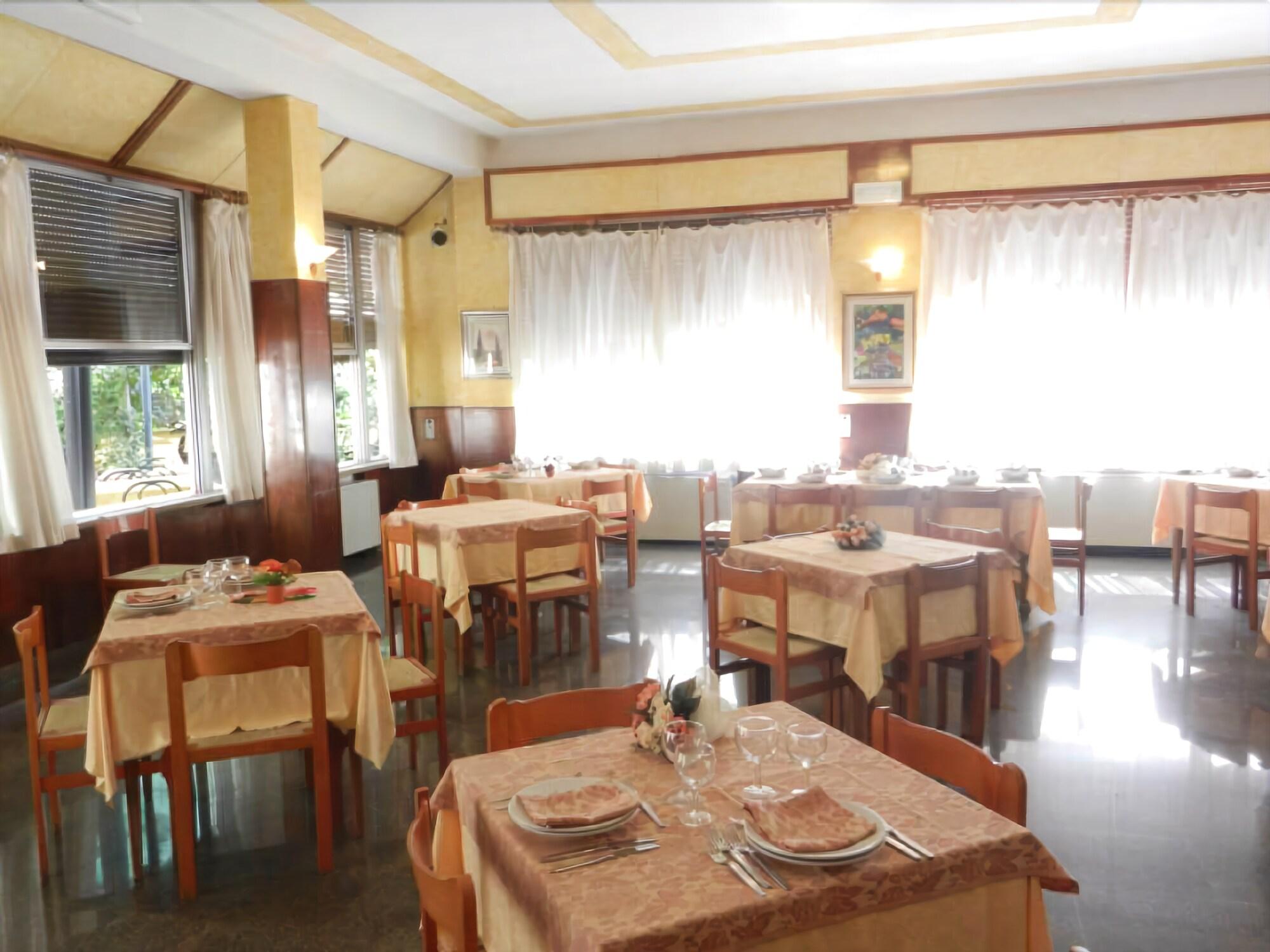 Hotel Paradiso