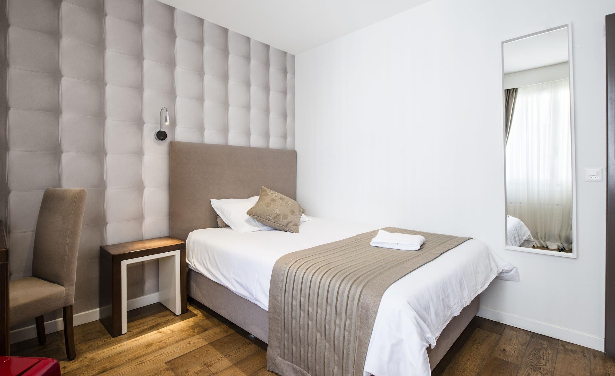 Hôtel Alpha by null