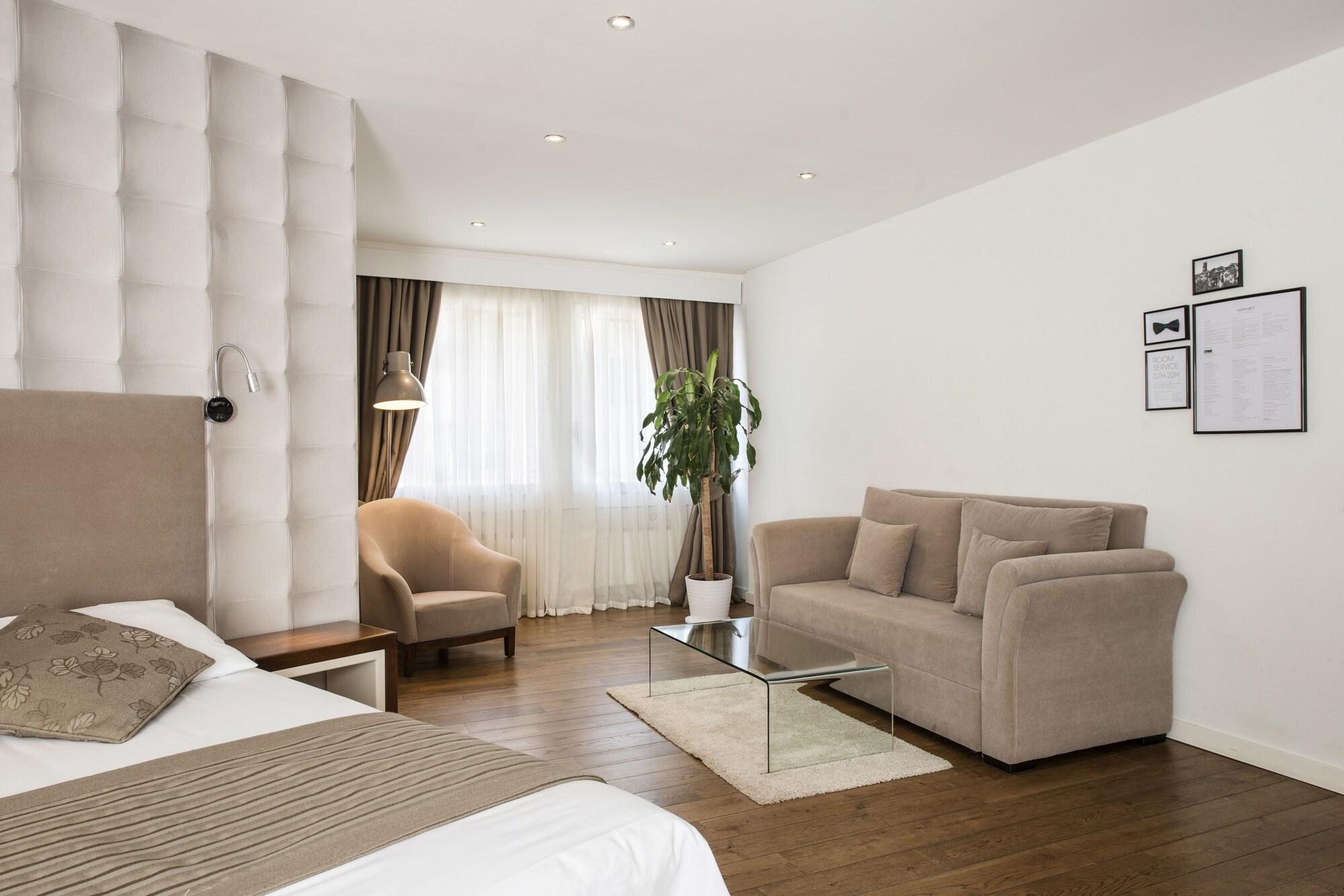 Hôtel Alpha by null