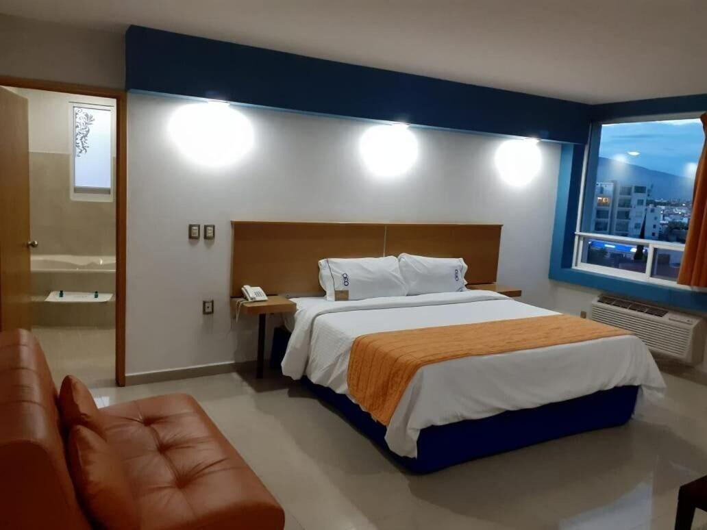 Ceo Hotel Business Class