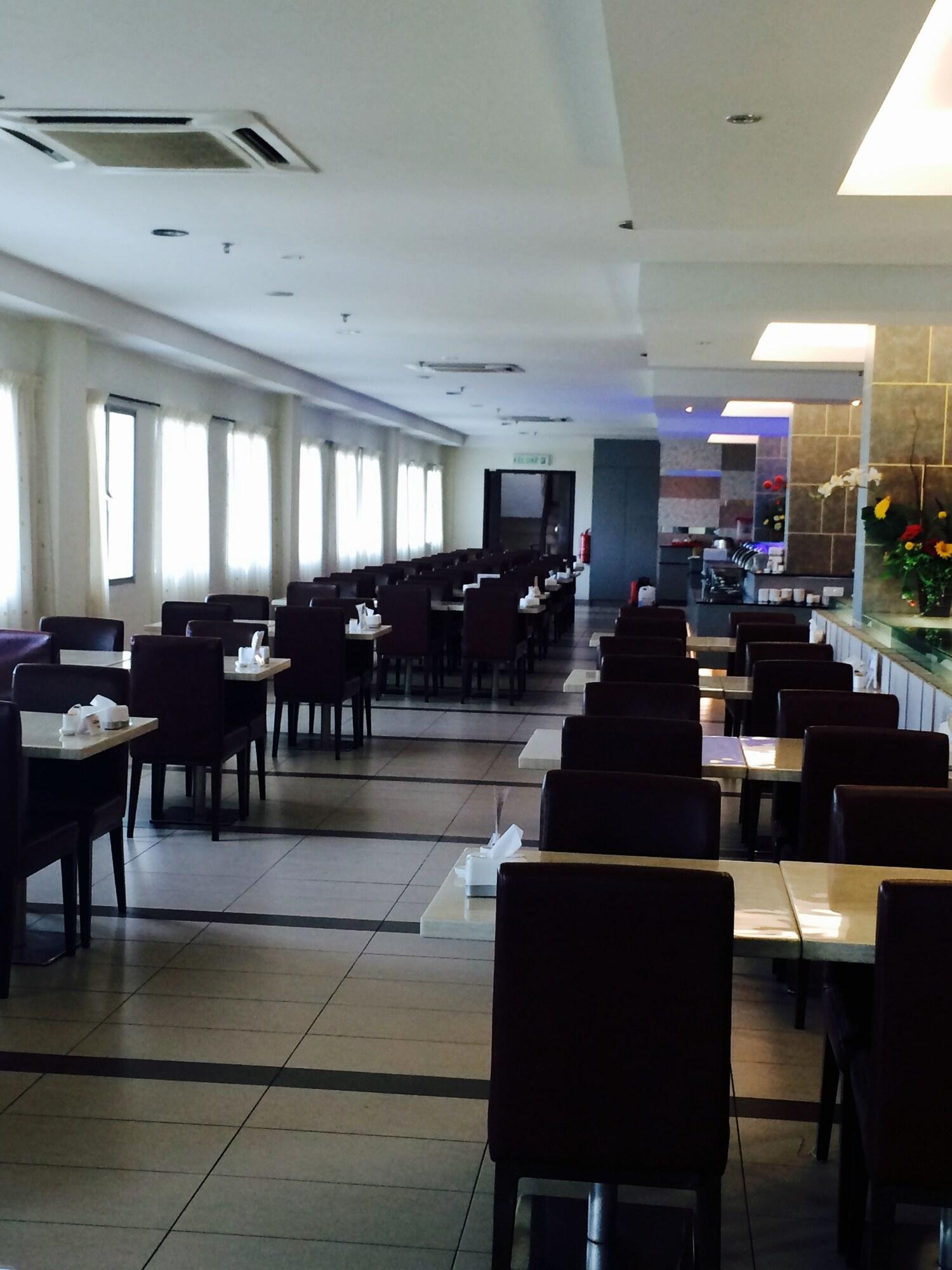 Grand Court Hotel