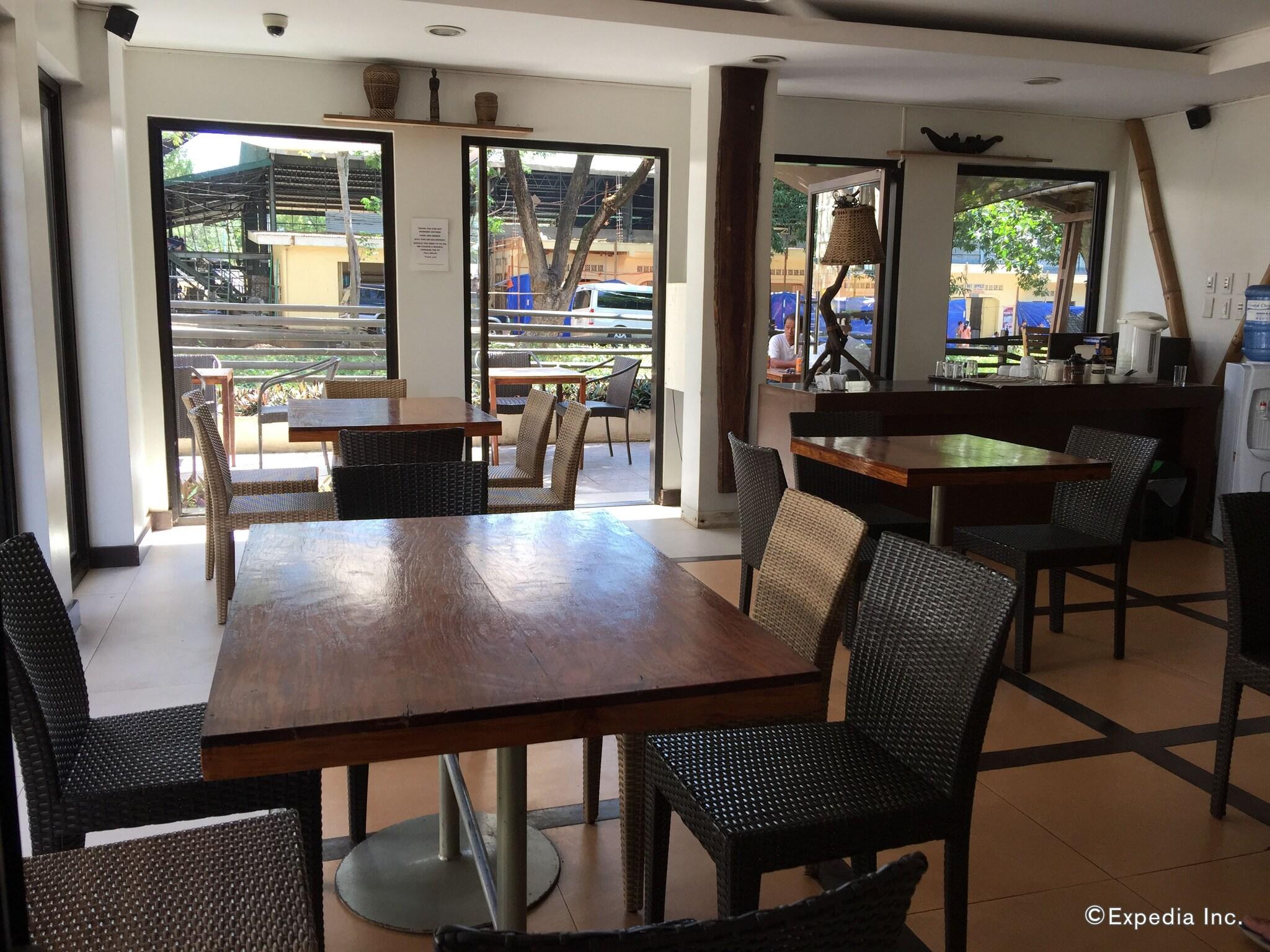 Coron Ecolodge