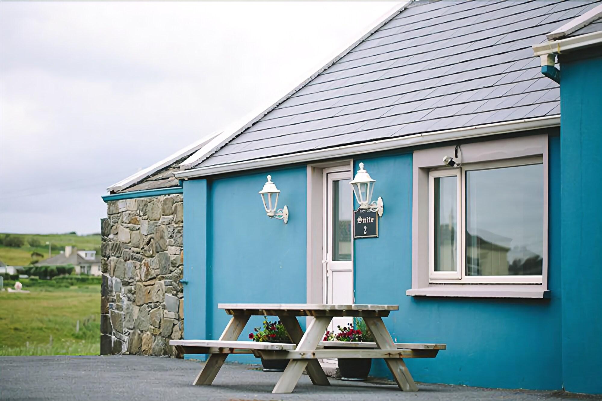 The Coast Lodge, Restaurant and Bed & Breakfast by null