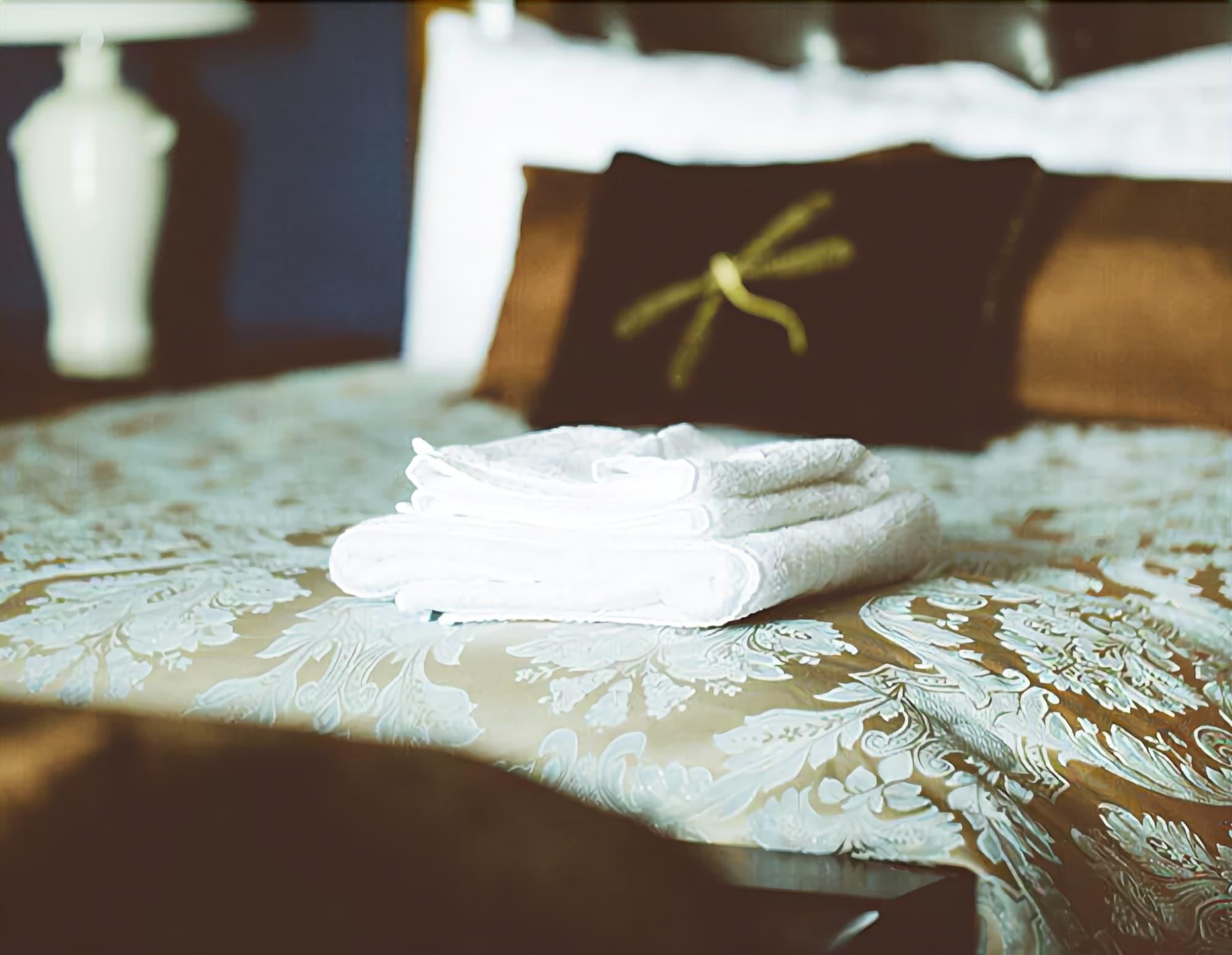 The Coast Lodge, Restaurant and Bed & Breakfast by null