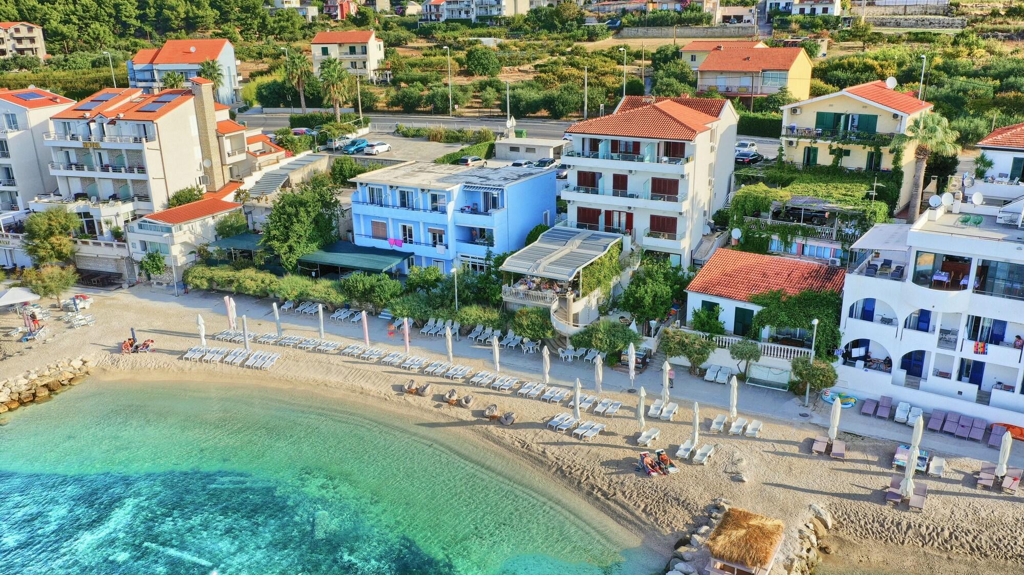 Pansion Martin - photo