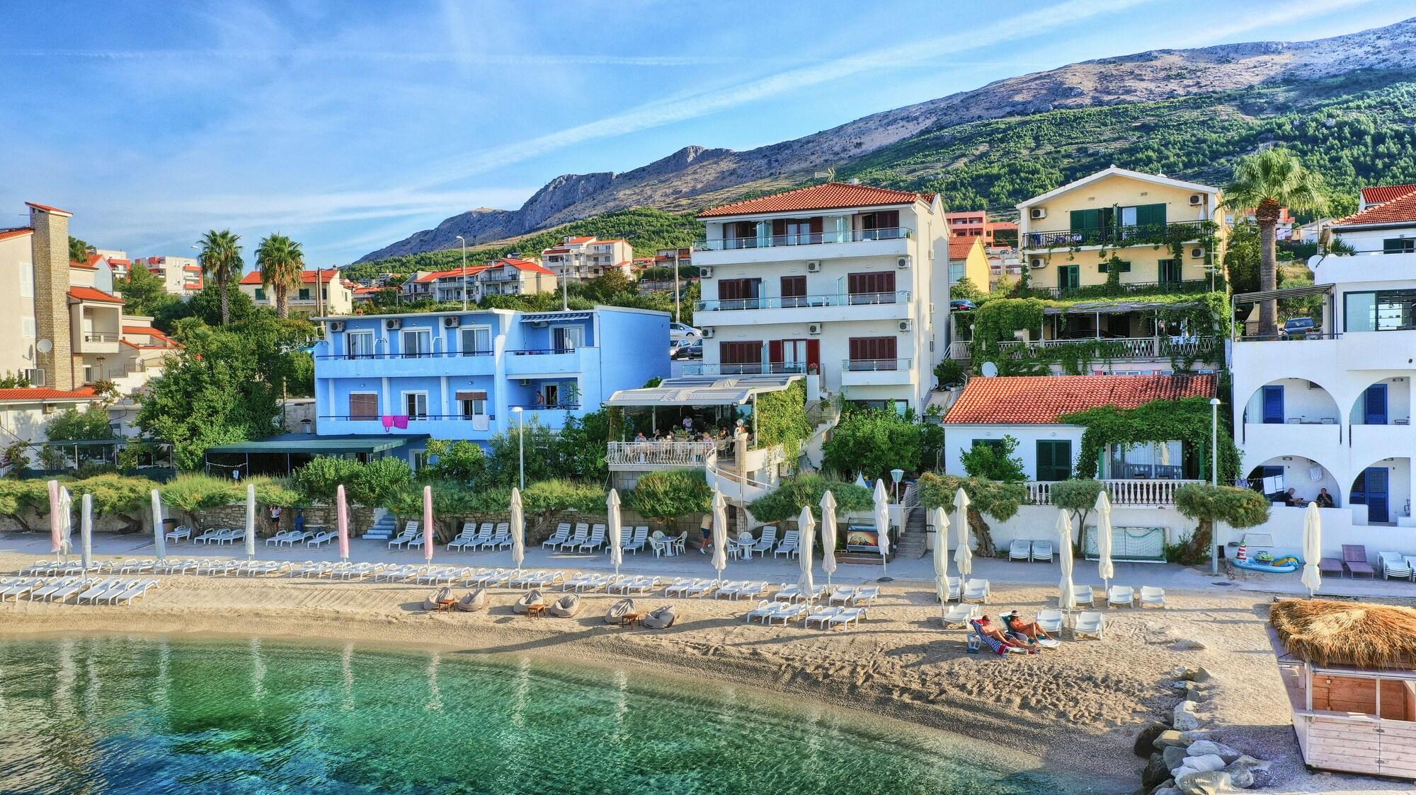 Pansion Martin - photo