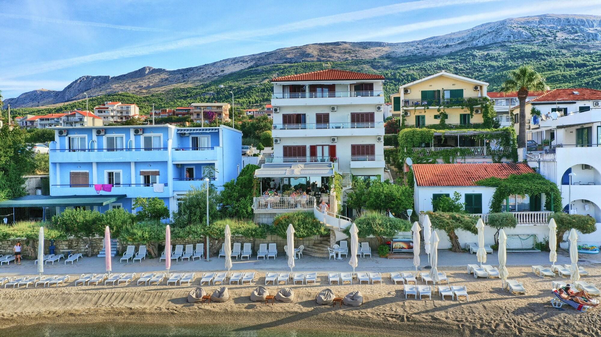 Pansion Martin - photo