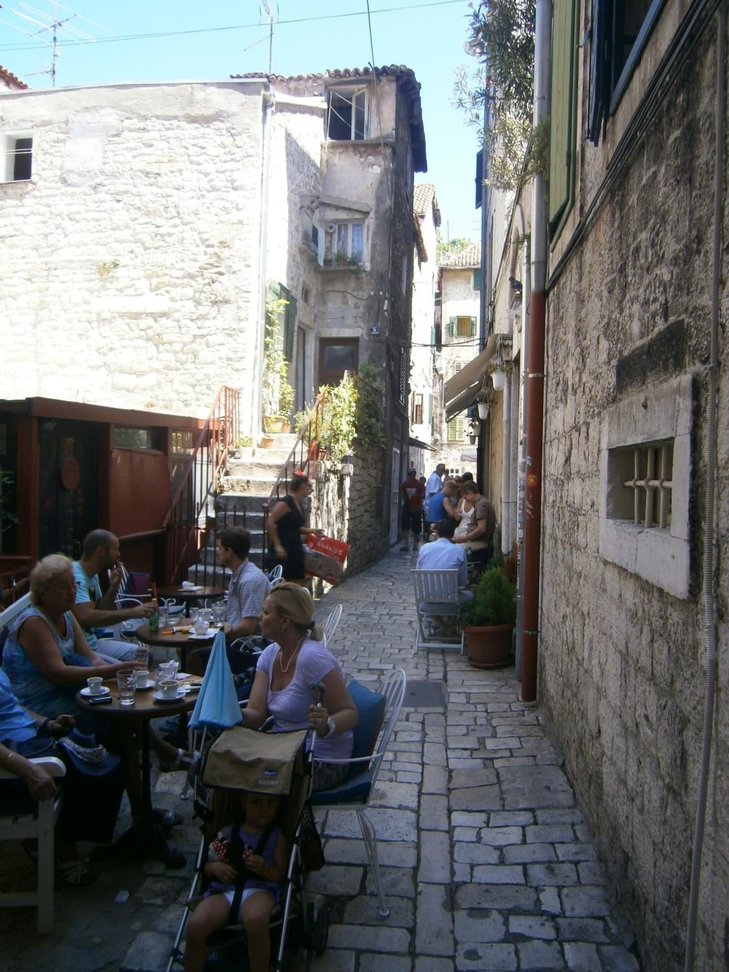 Apartments And Rooms Djanovic - фото