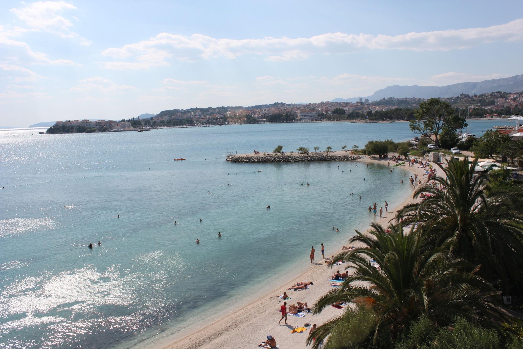 Sunset Split Rooms - photo