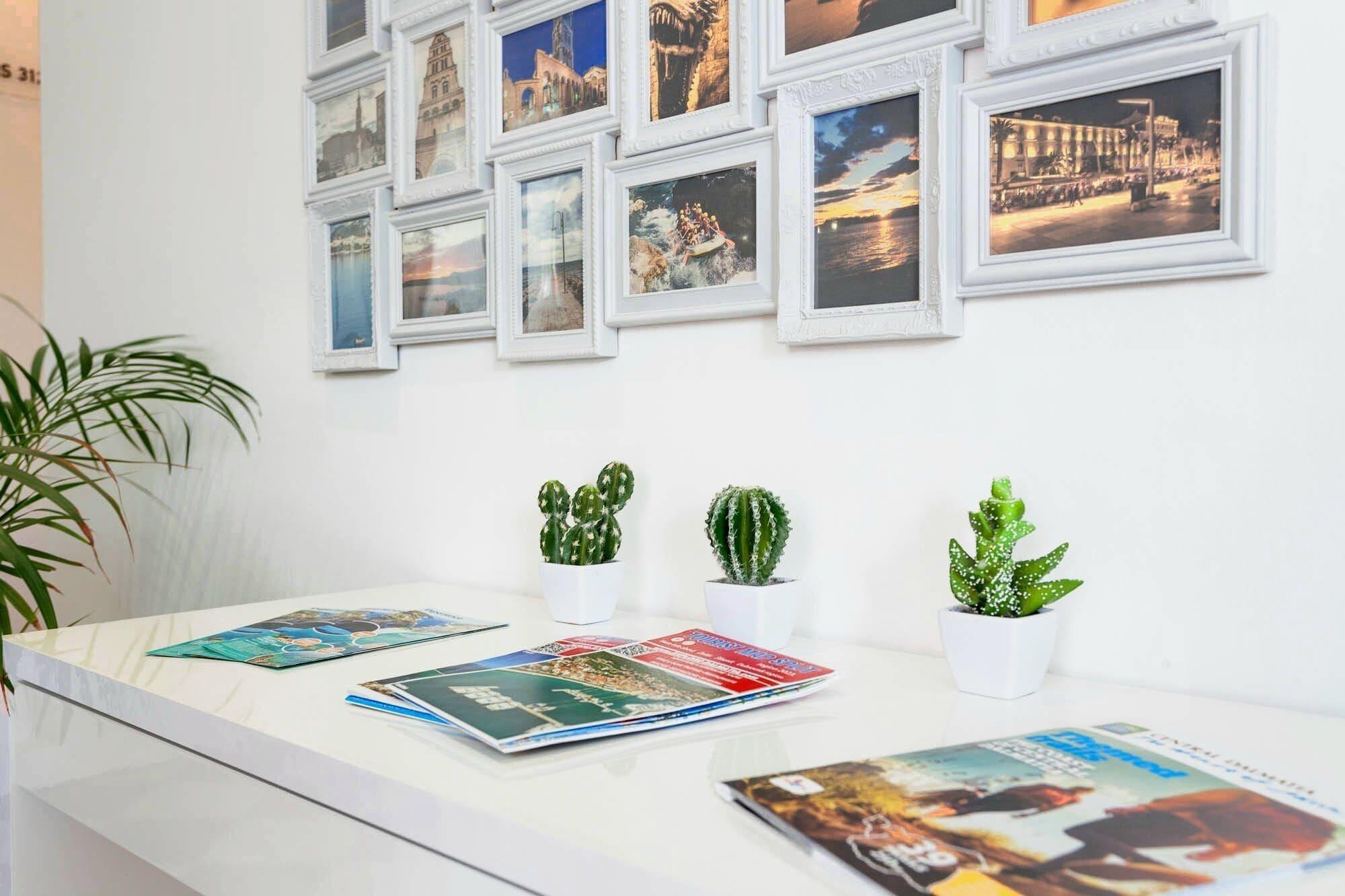 Sunset Split Rooms - photo