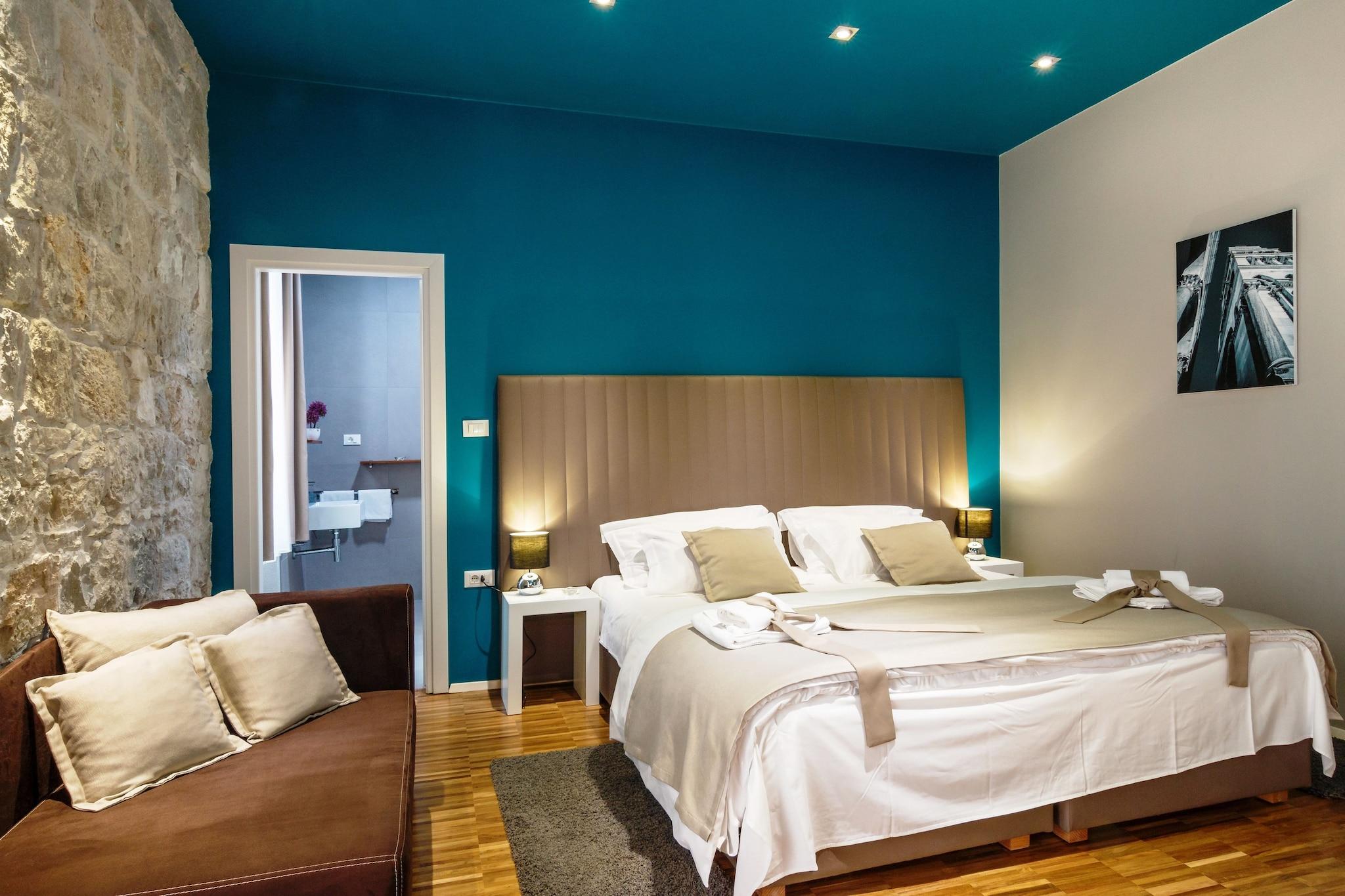 Riva Luxury Rooms by null