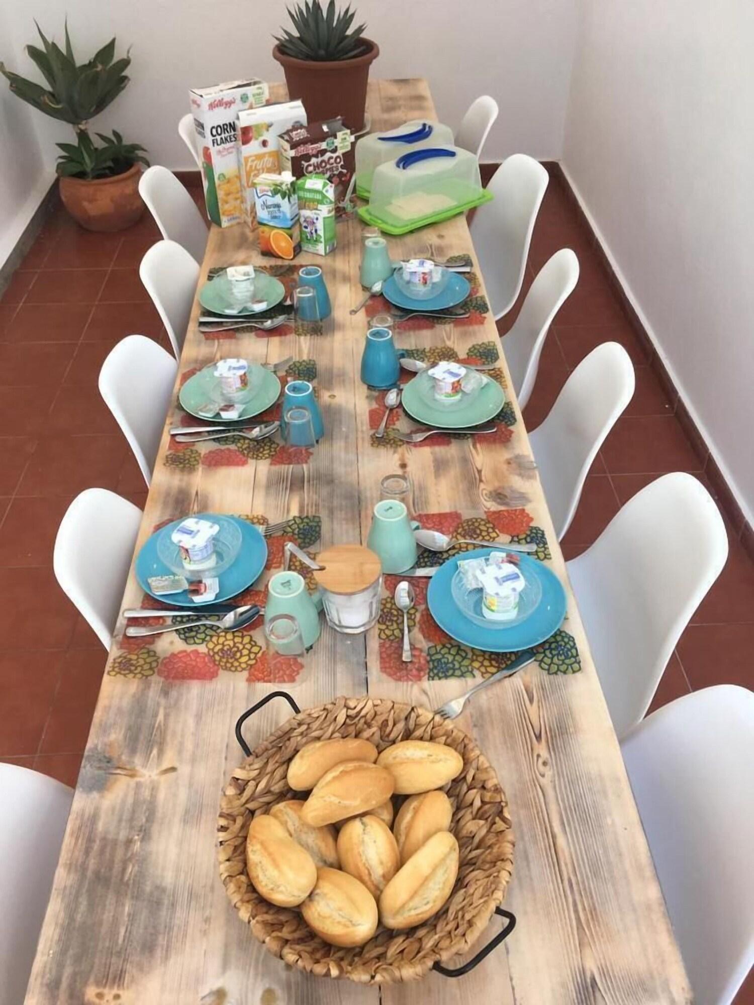Surfers Retreat - Hostel - Adults Only