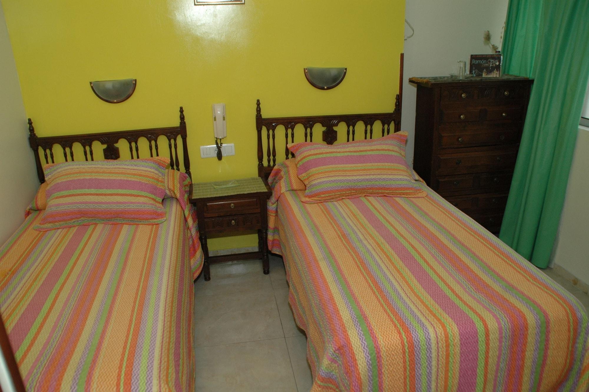 Hostal Ramón y Cajal by null