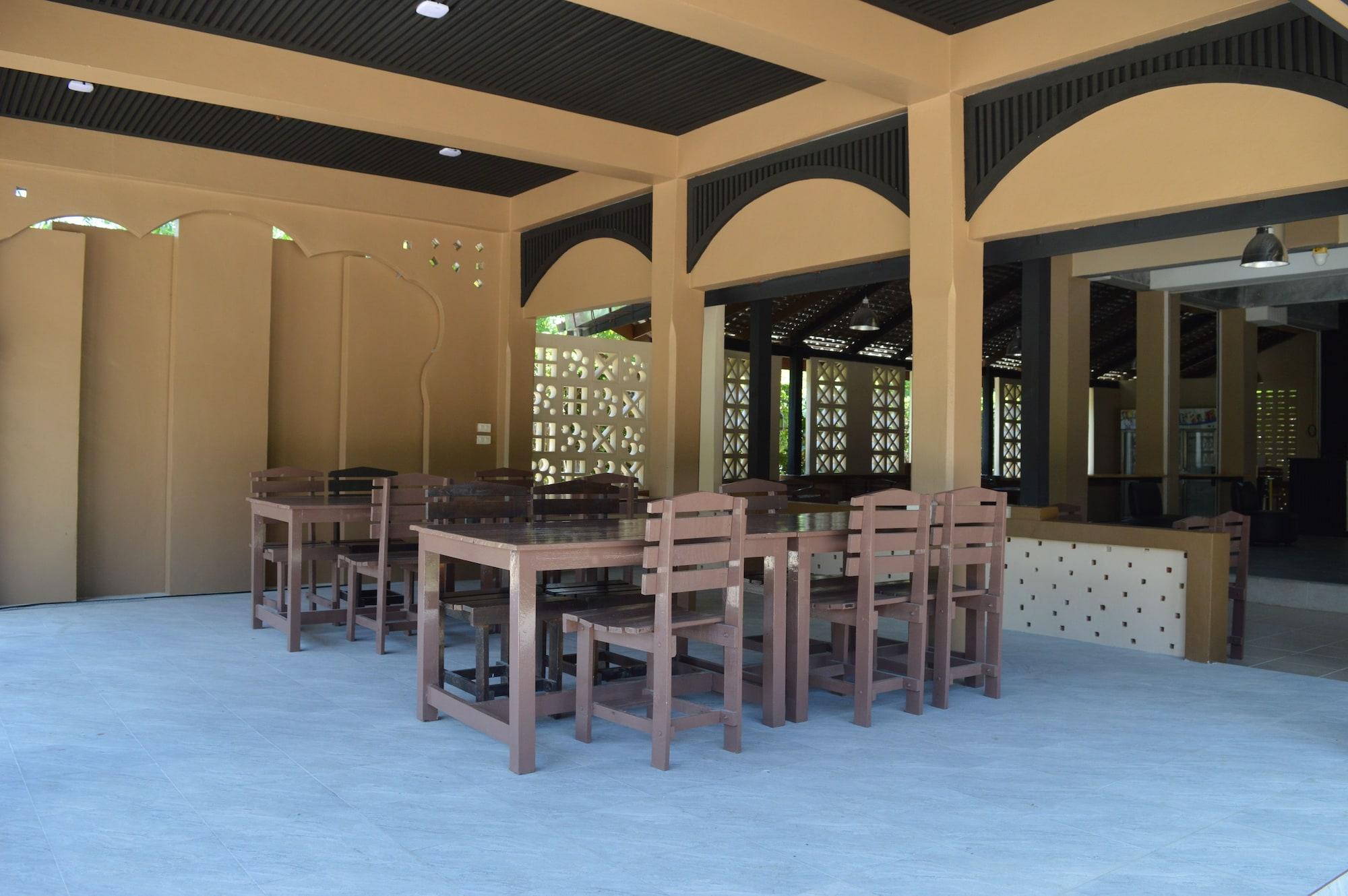 B Square Hotel@Khanom