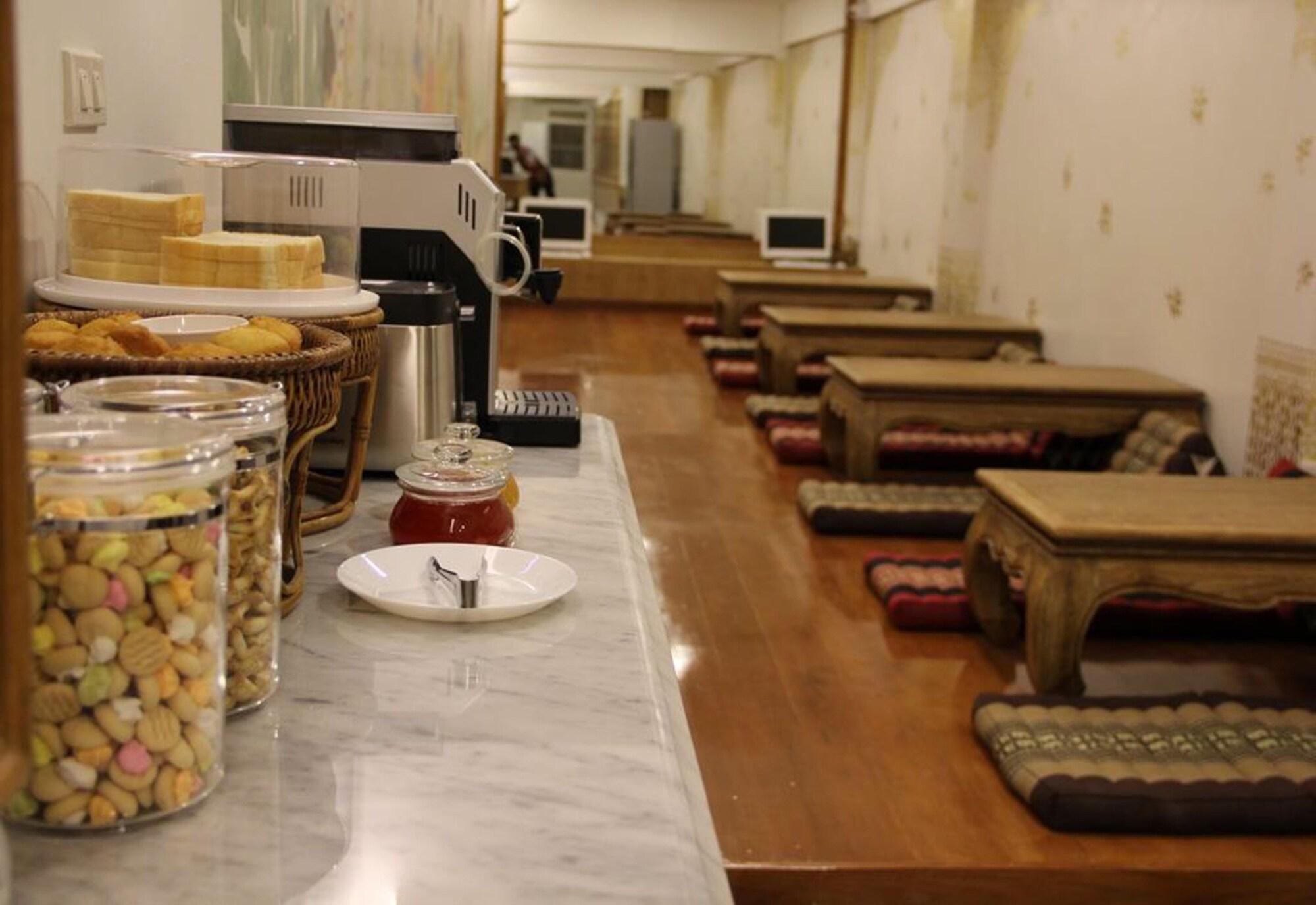 Mariya Lady Hostel At Suvarnabhumi Airport - Femal