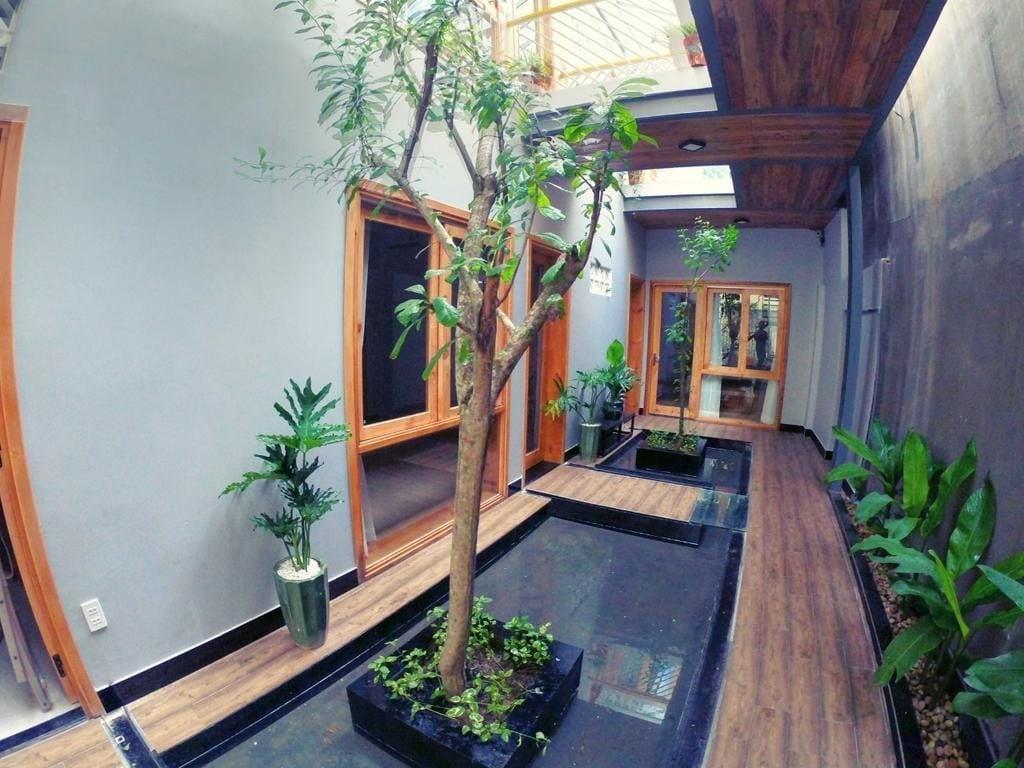 Yellow House Boutique - photo