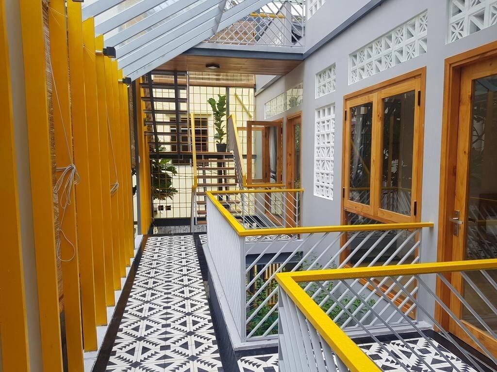 Yellow House Boutique - photo