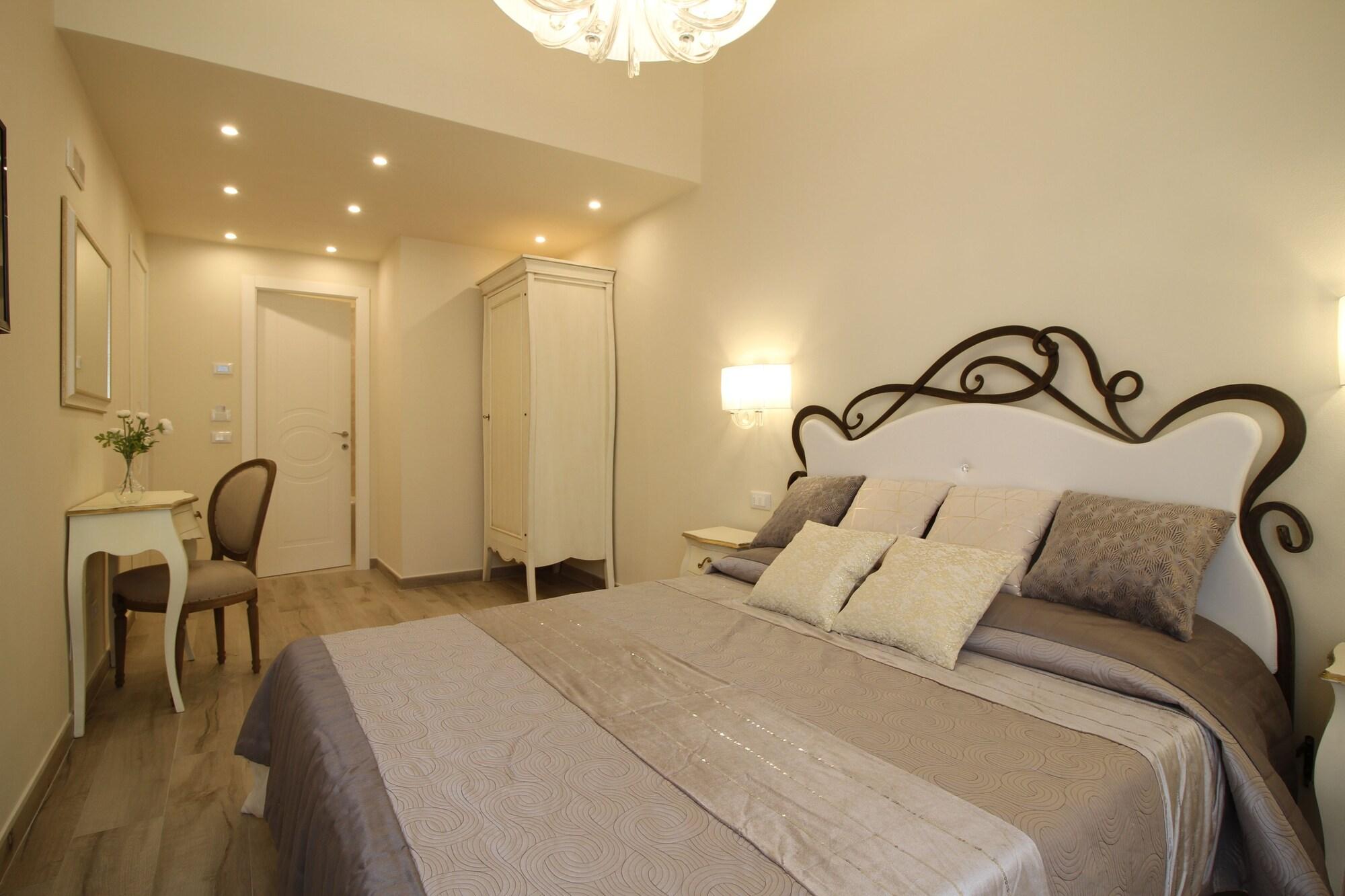 LUCCA IN CHIC