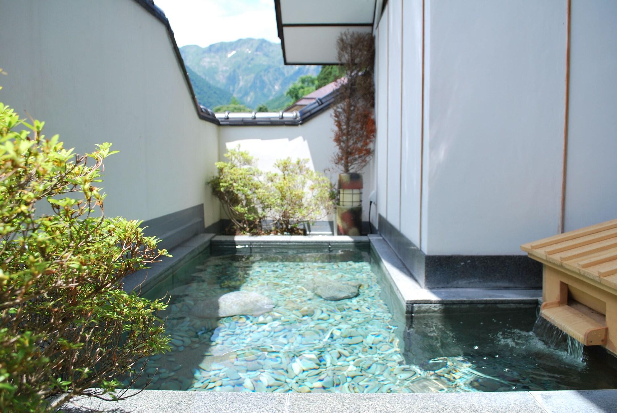 Ryokan Tanigawa by null