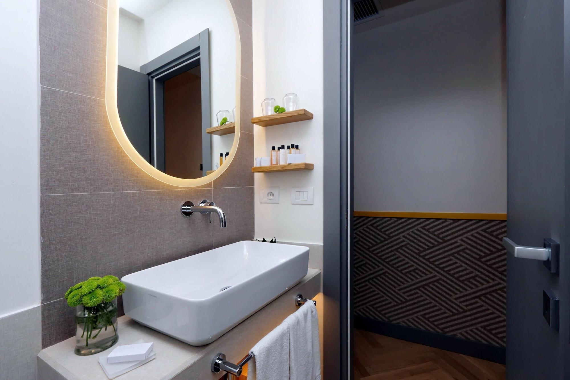 RomaFiveSuites by null