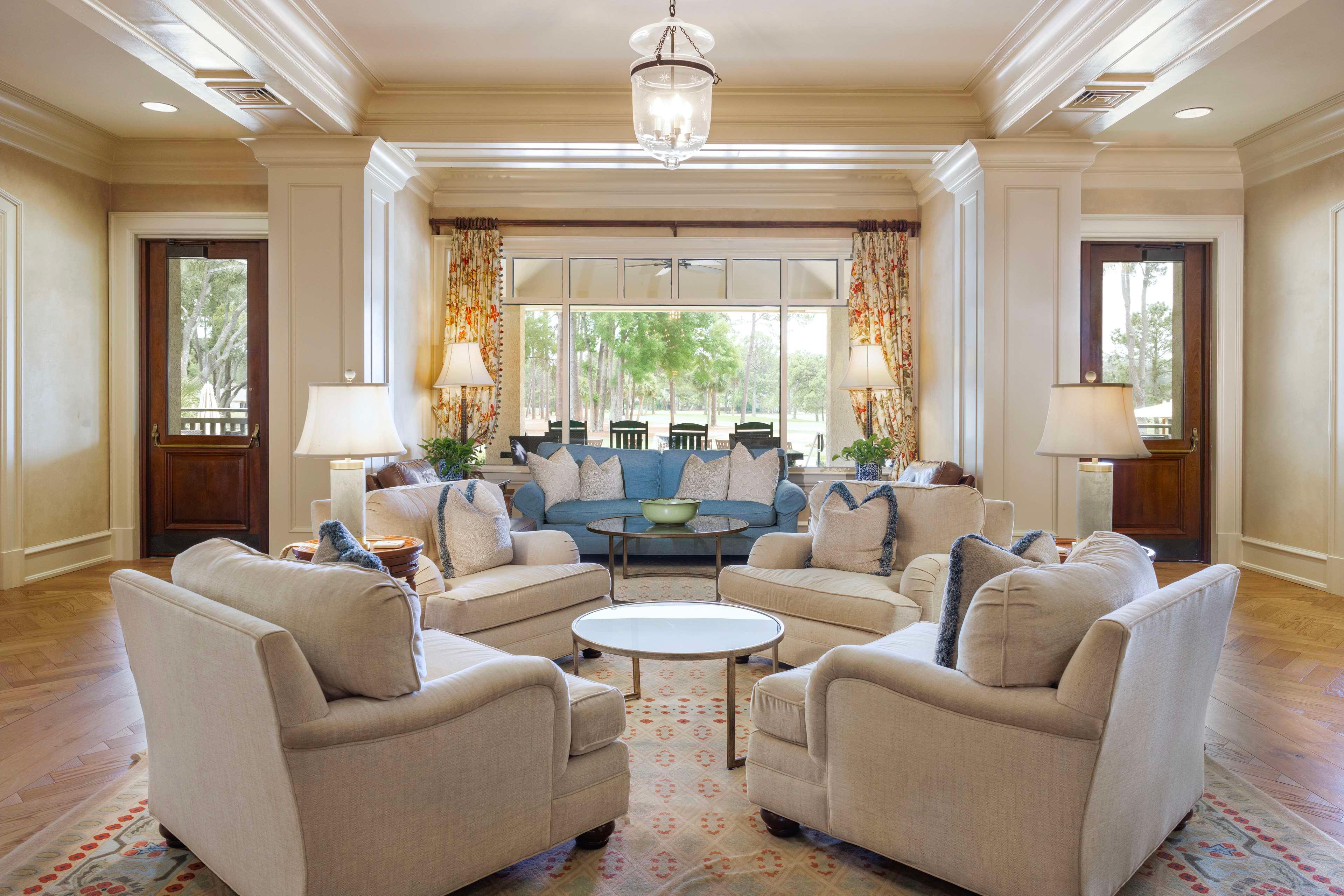 The Inn & Club at Harbour Town by null