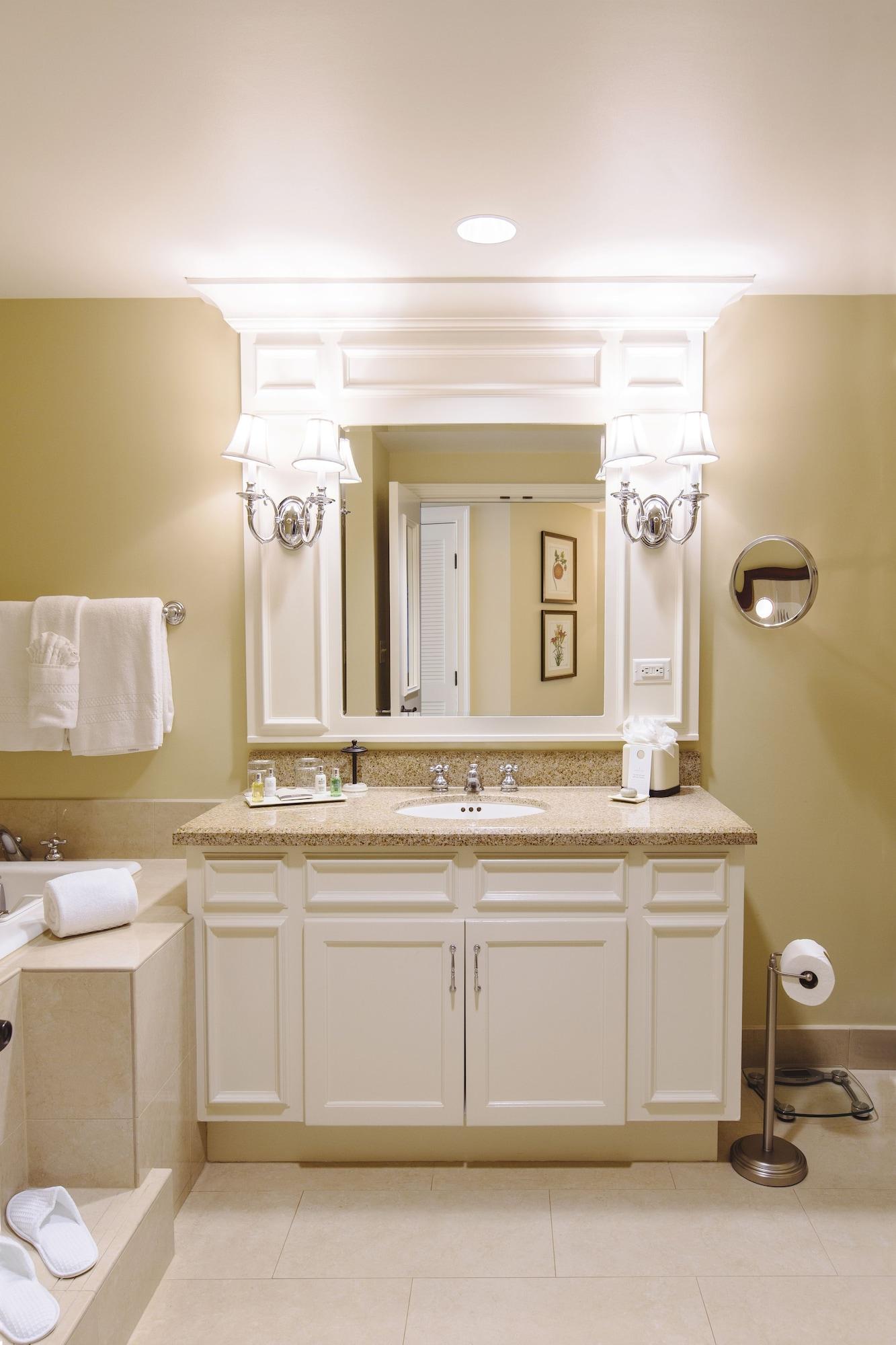 The Inn & Club at Harbour Town by null