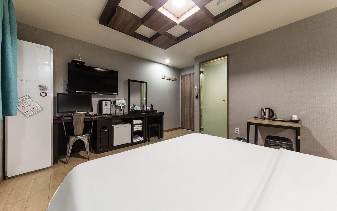 Noble Hotel