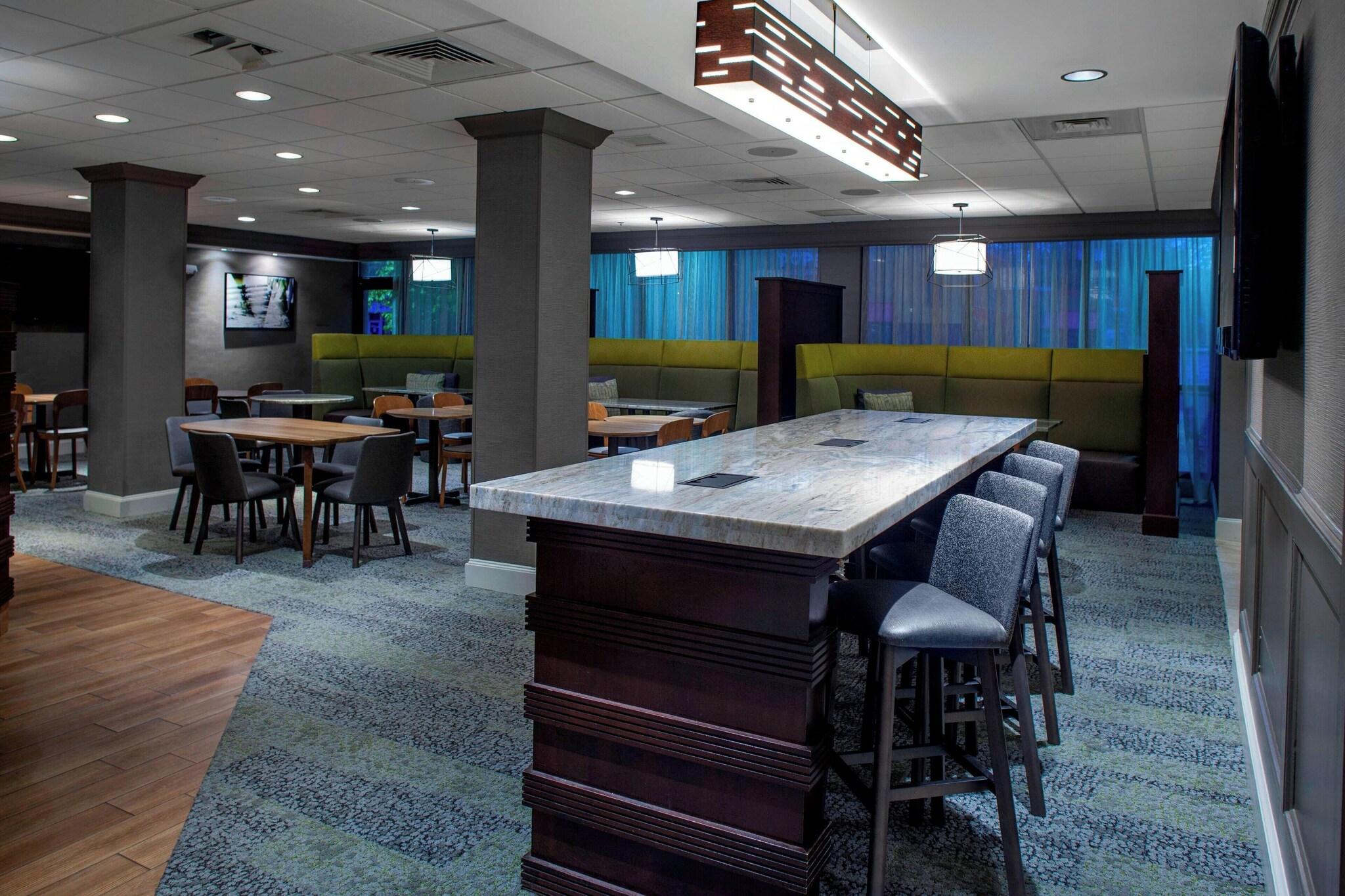 Courtyard by Marriott New Haven at Yale by null