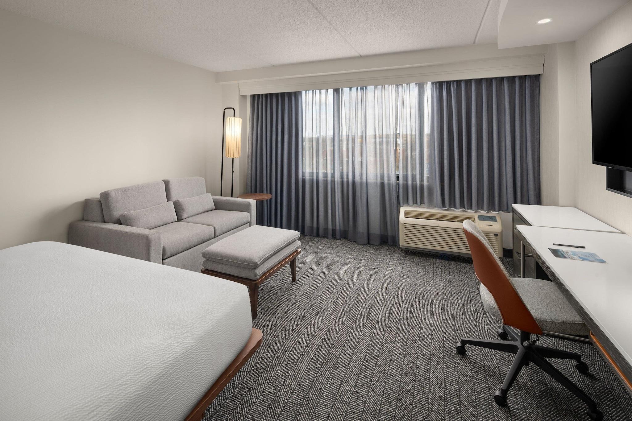 Courtyard by Marriott New Haven at Yale by null