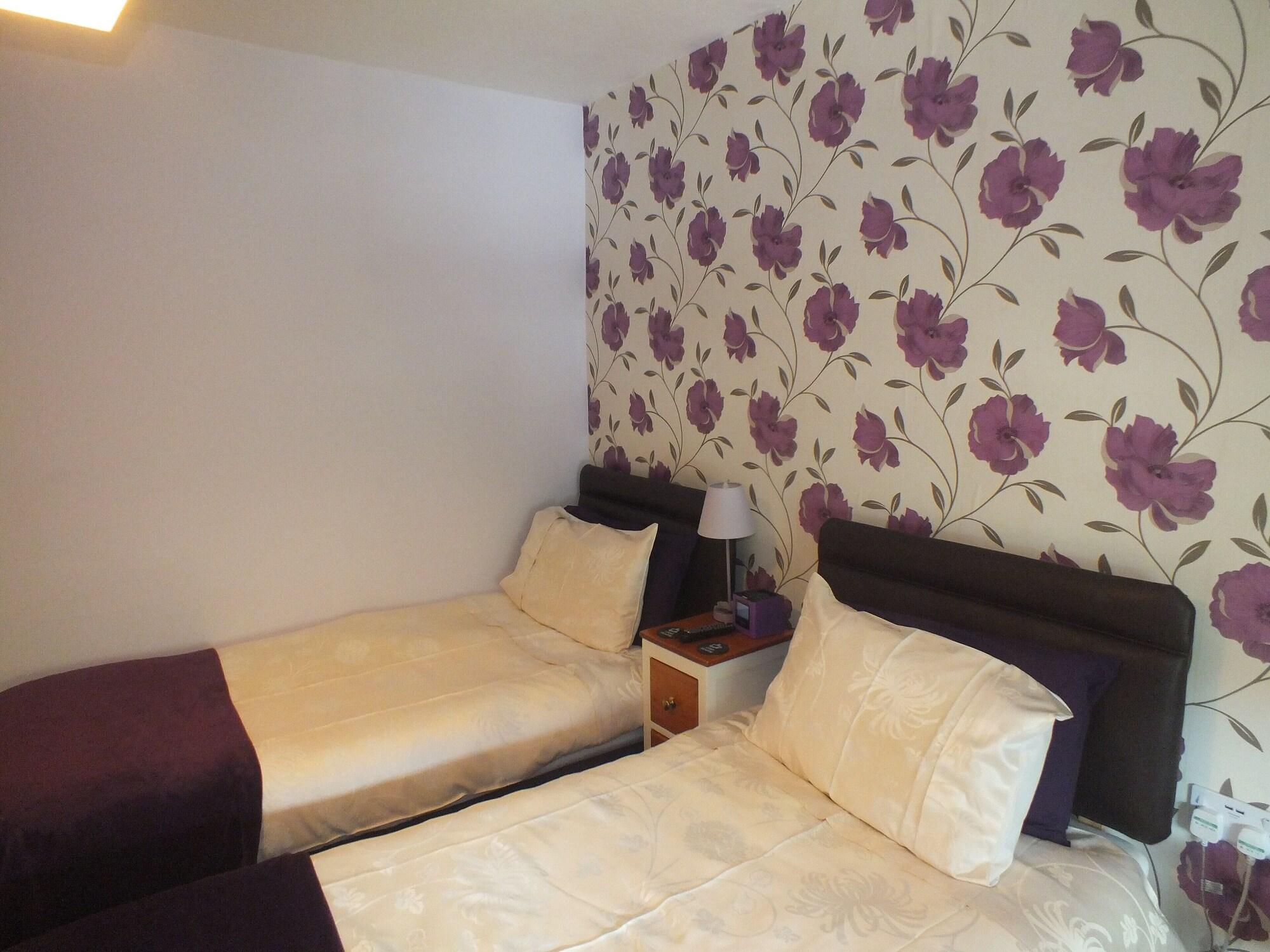 Glan Heulog Guest House