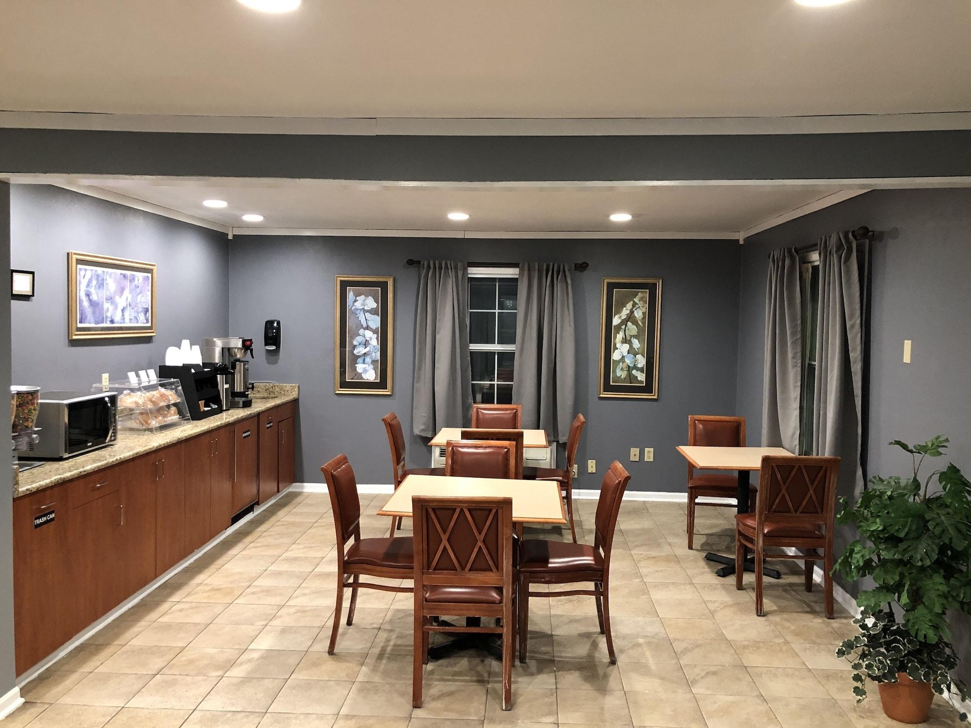 Capital O First Heritage Inn Rantoul IL I 57