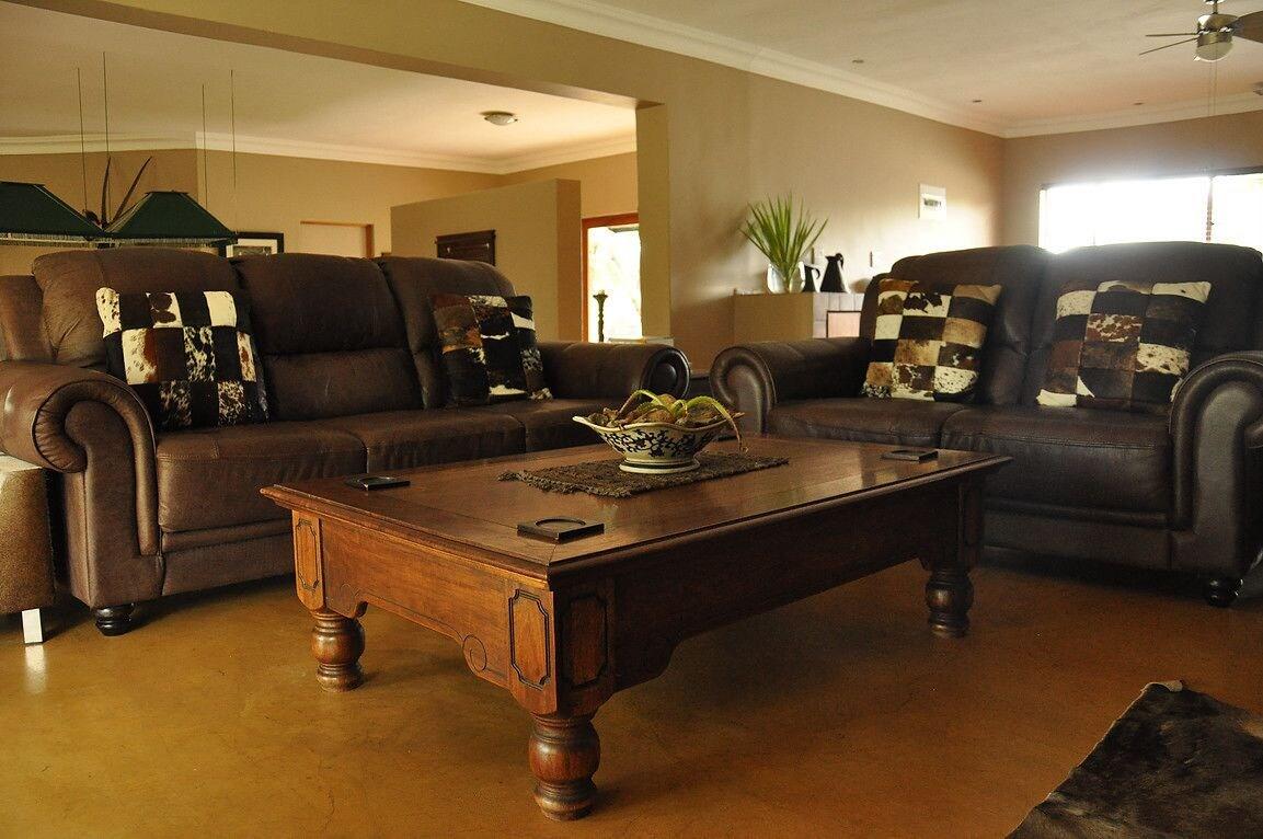 Ukutula Lodge & Game Reserve