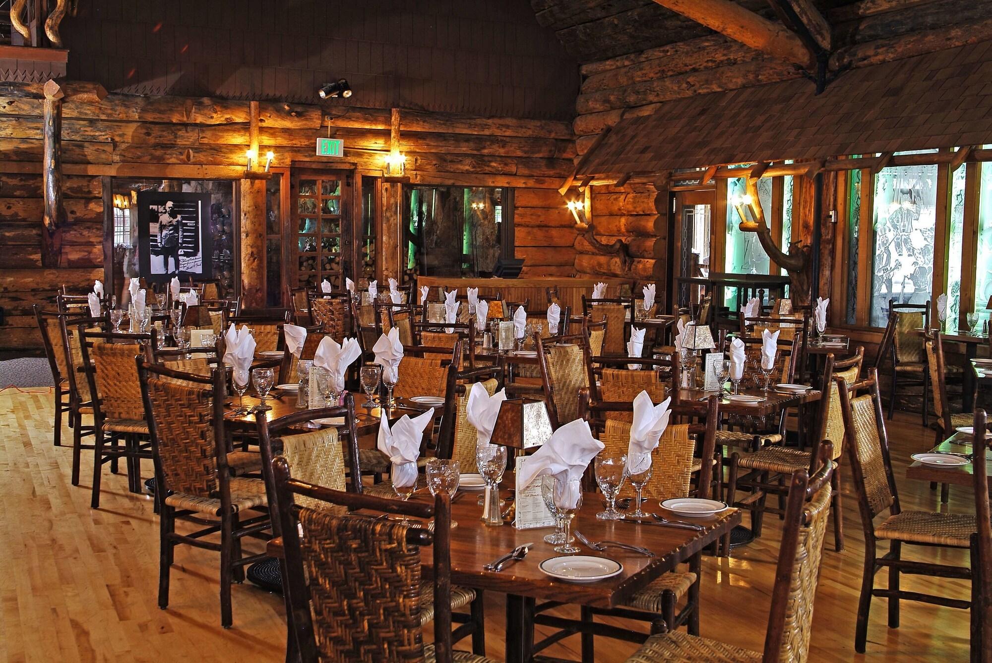 Old Faithful Inn - Inside the Park