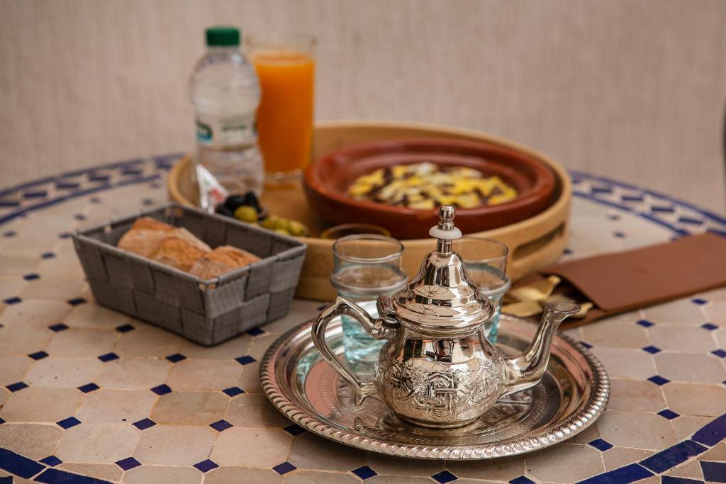 Riad Douirtna