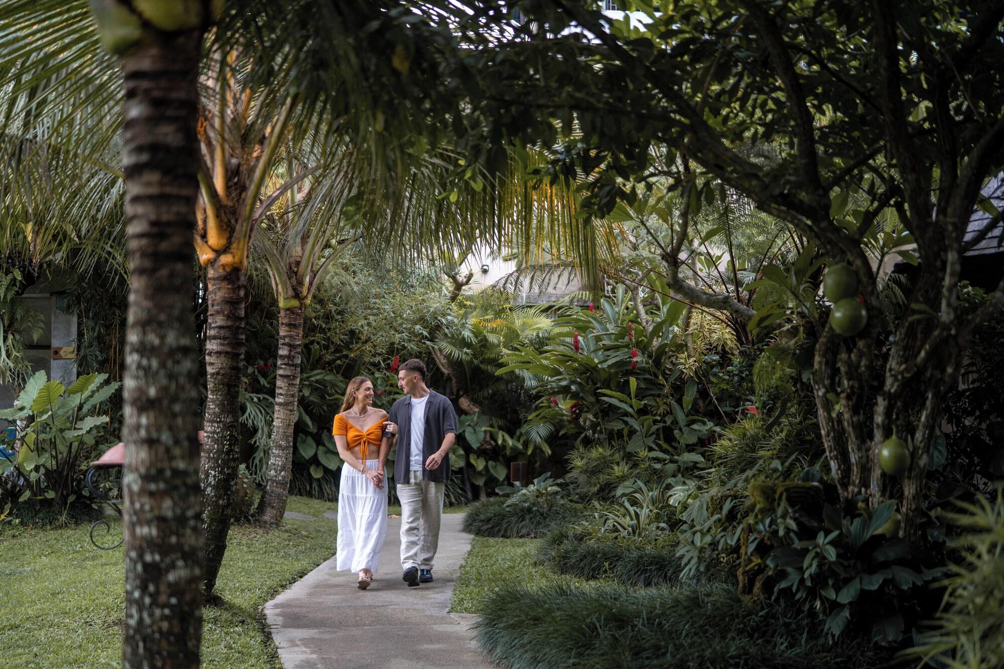 The Sender Pool Suite - photo