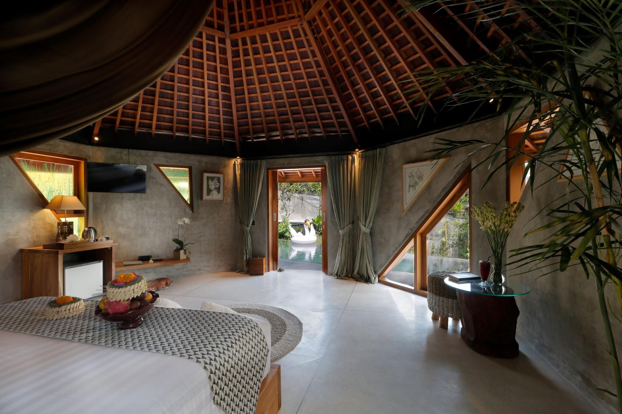 The Sender Pool Suite - photo