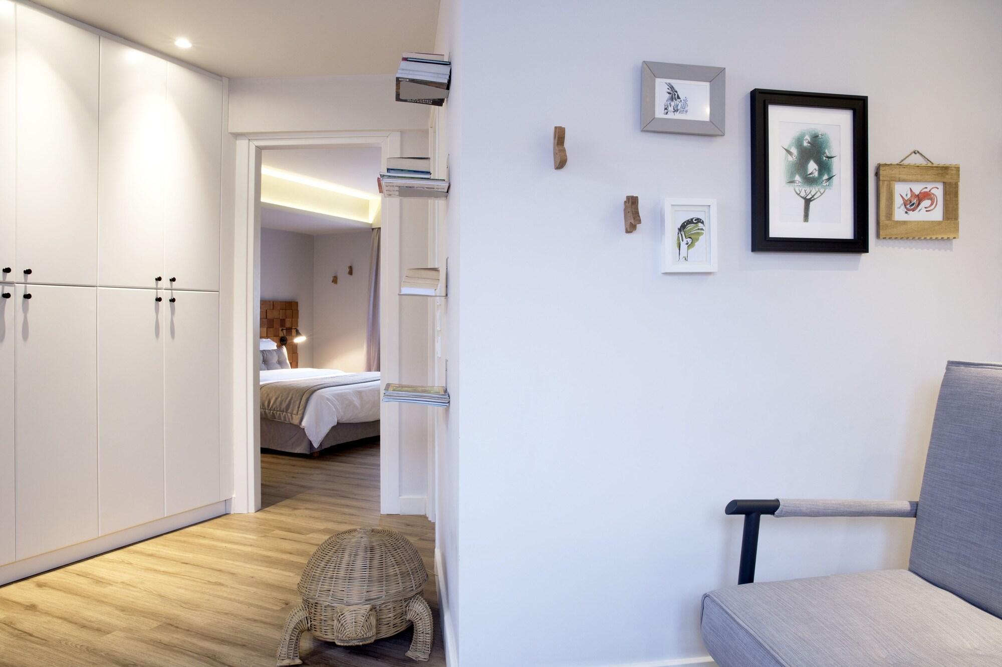 Apollon Library Suites