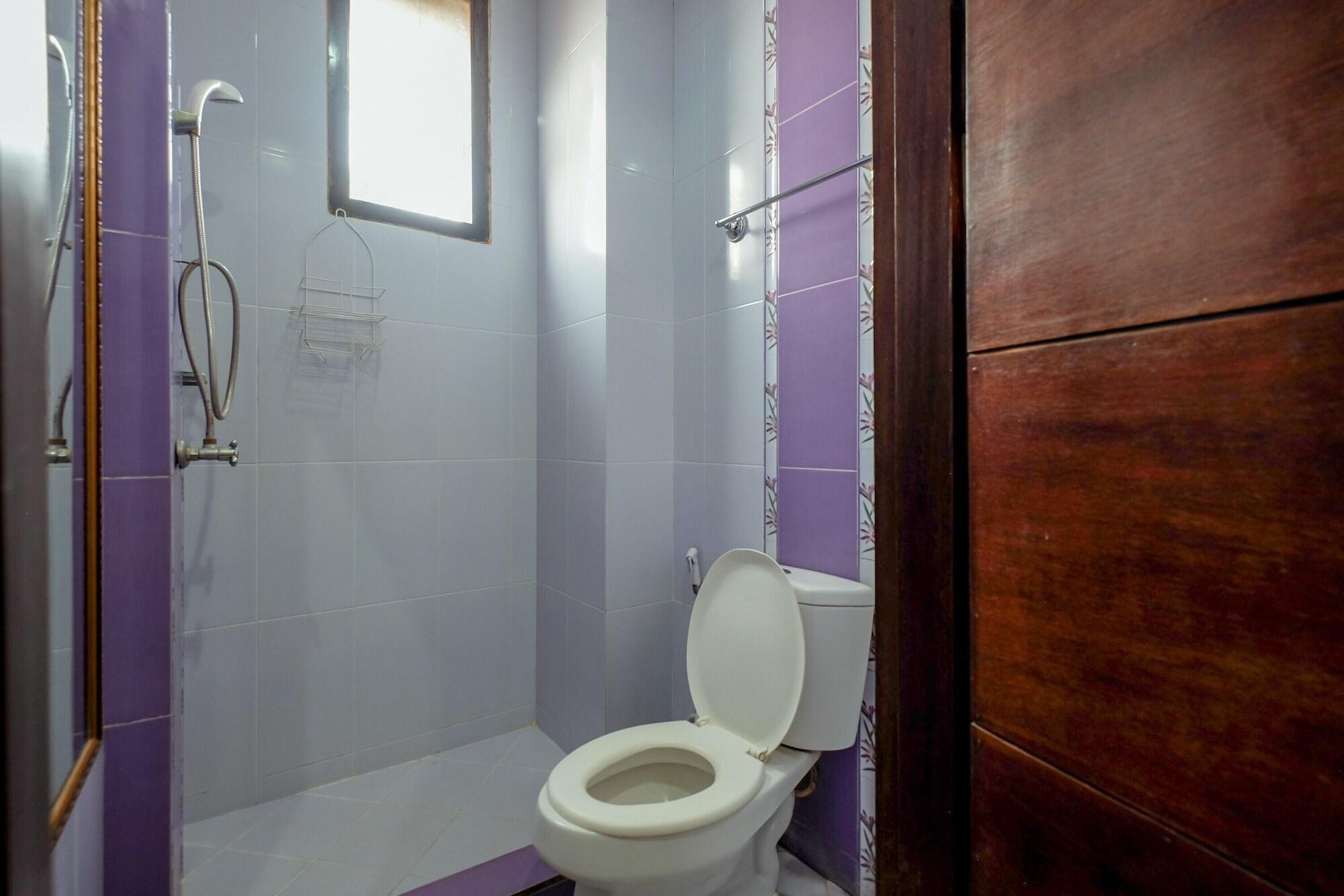 Buminanienie Guesthouse Bandung by ZUZU