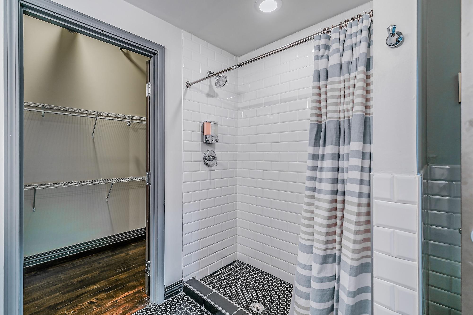 Amyfinehouse Luxury Downtown Stay by null
