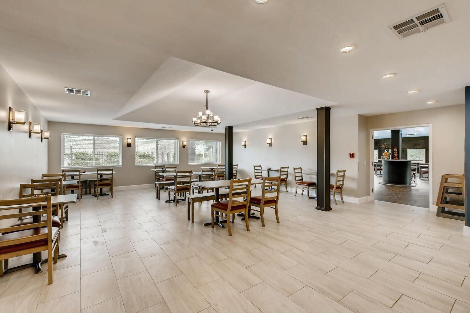 Orangewood Inn & Suites Midtown