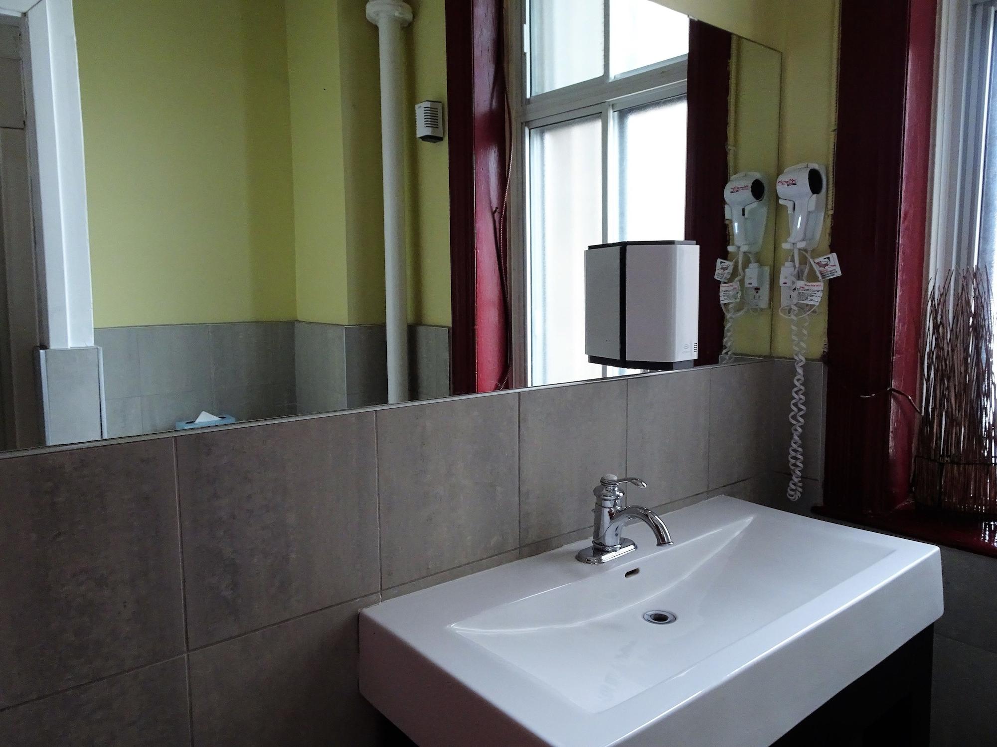 Abri du voyageur Hotel by null